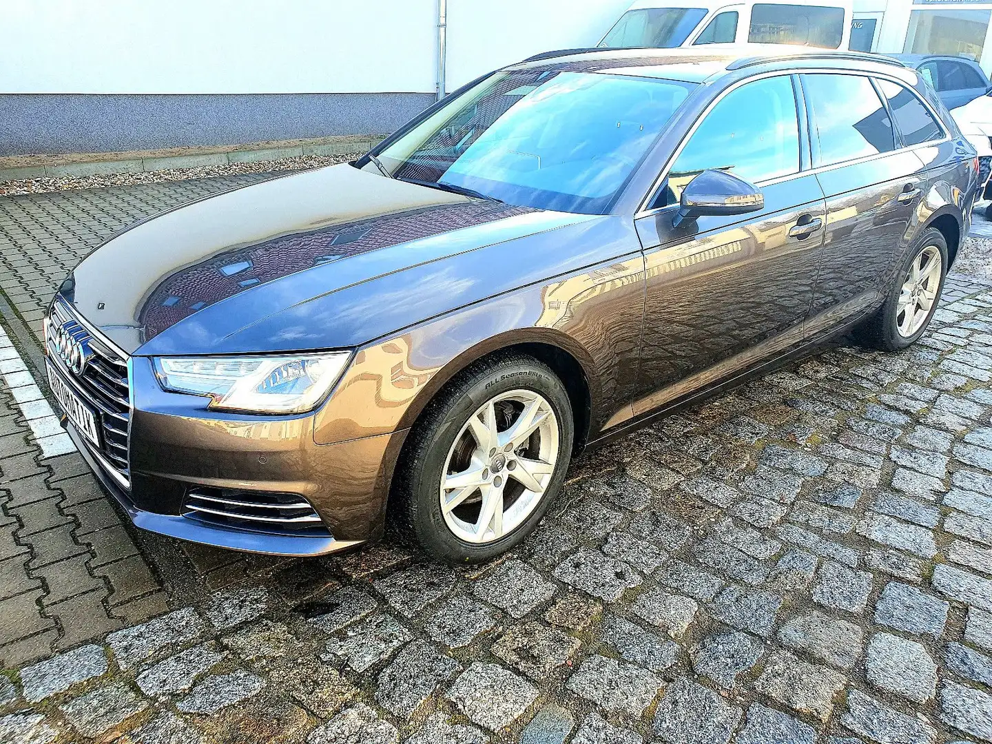 Audi A4 Avant sport Braun - 1