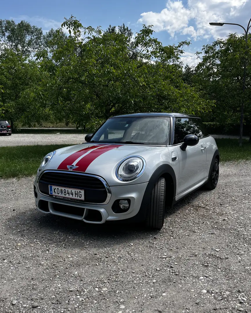 MINI Cooper JCW Paket F56 B38 Klein-/Kompaktwagen Silber - 1