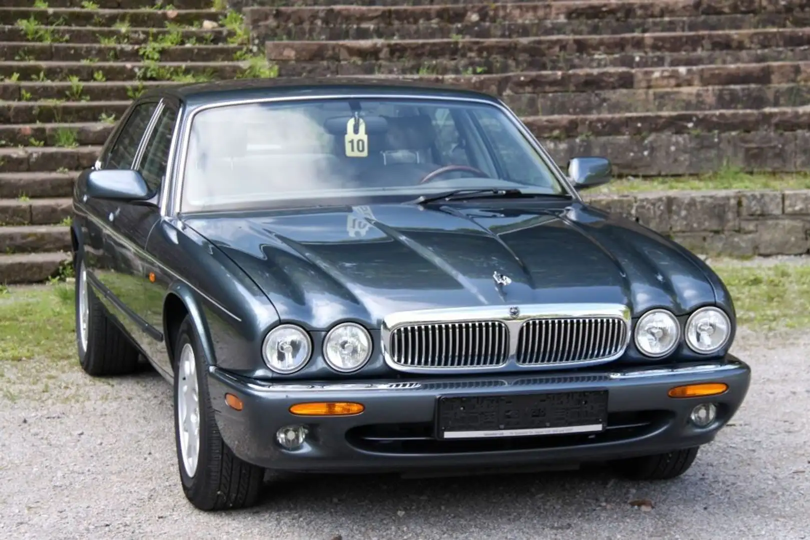 Jaguar XJ 4.0 Sovereign 2 Jahre Garantie aus 1.Hand Gris - 1