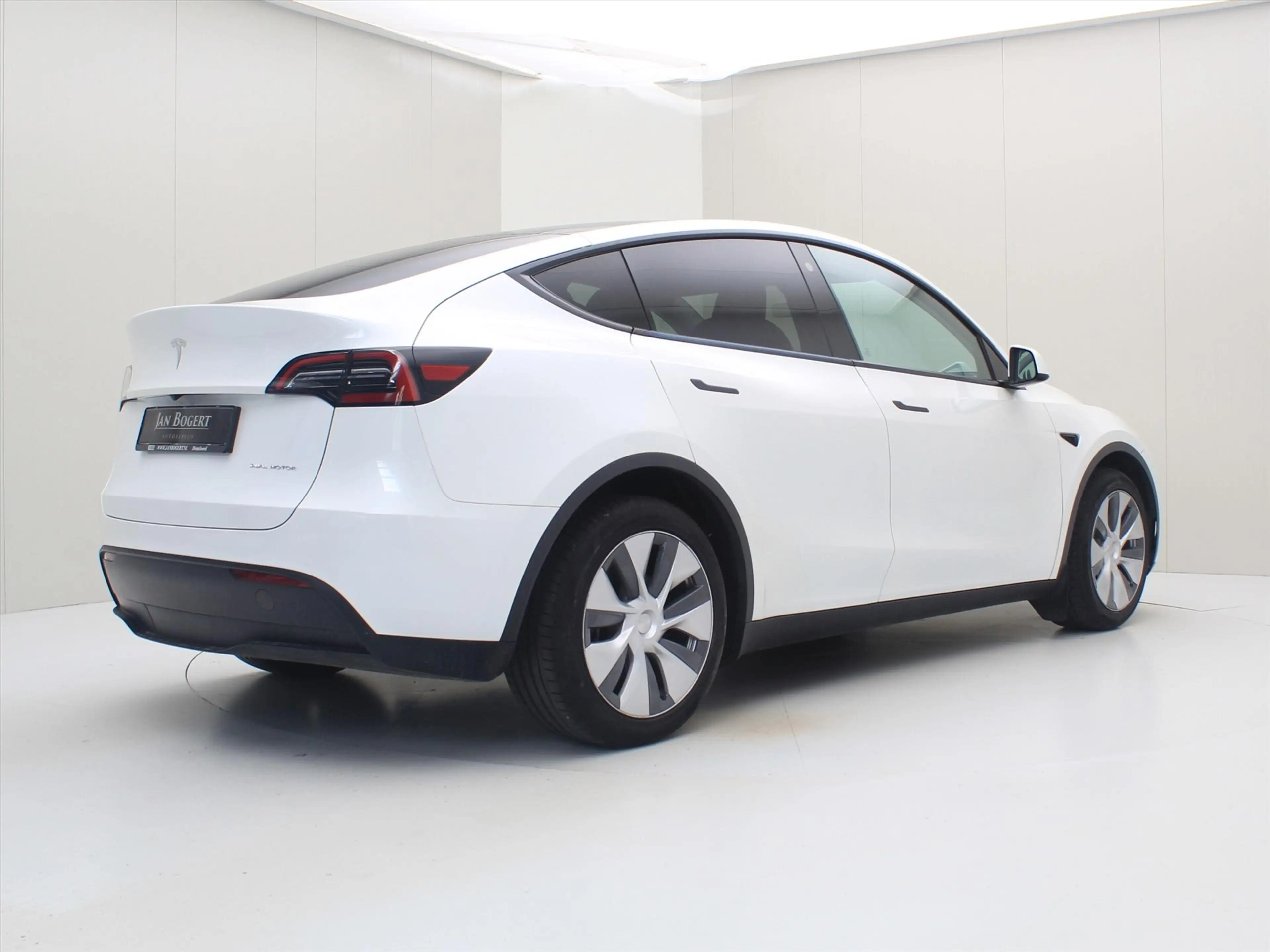 Tesla Model Y Long Range RWD 75kWh 299pk 94.5% SoH [ AMD RYZEN+A — photo 2
