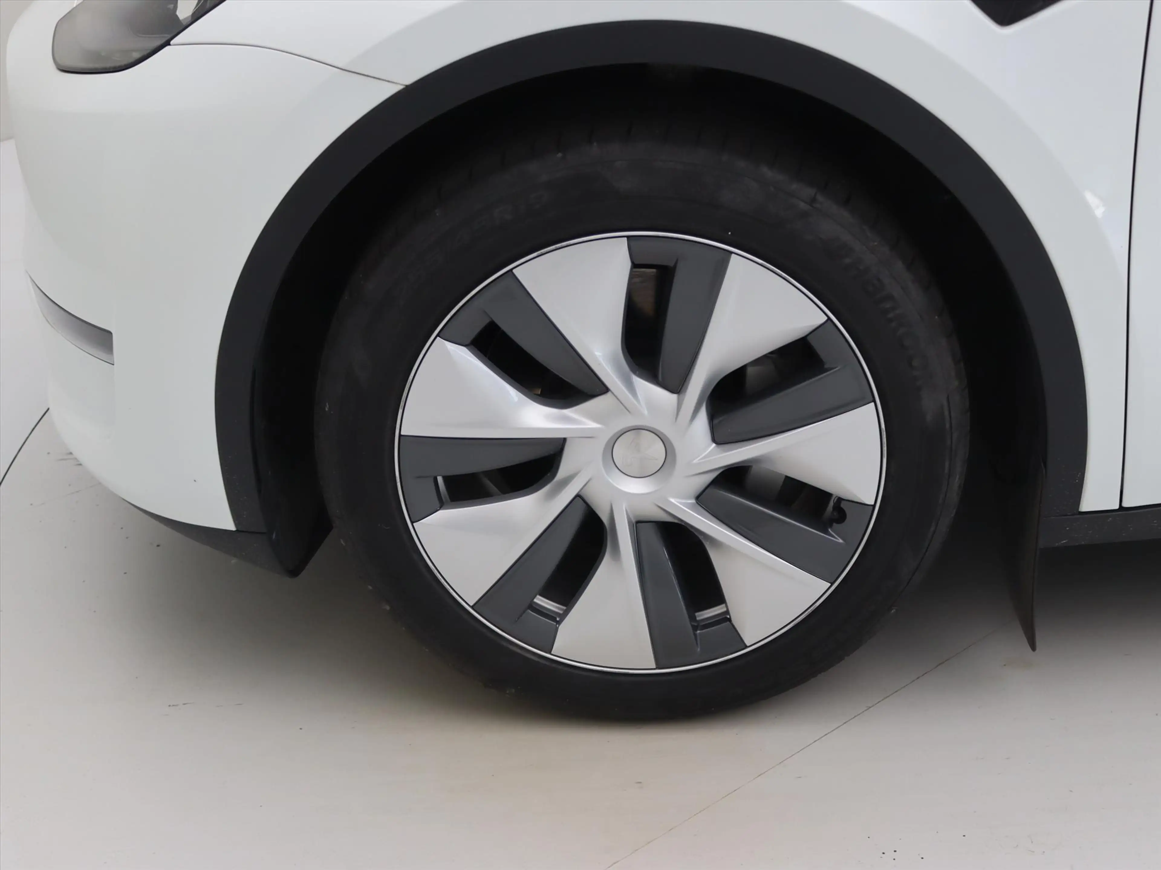 Tesla Model Y Long Range RWD 75kWh 299pk 94.5% SoH [ AMD RYZEN+A — photo 13