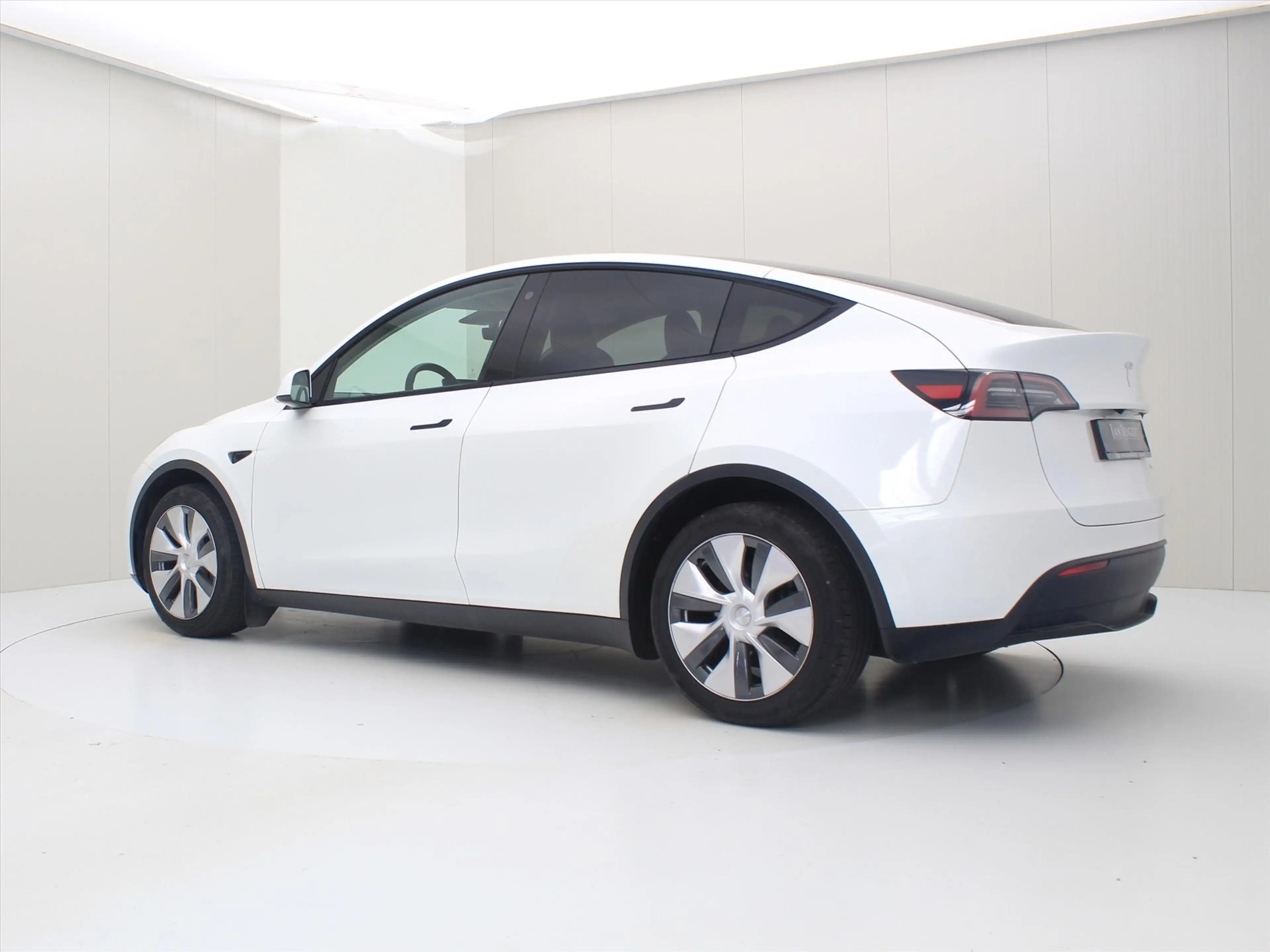 Tesla Model Y Long Range RWD 75kWh 299pk 94.5% SoH [ AMD RYZEN+A — photo 3