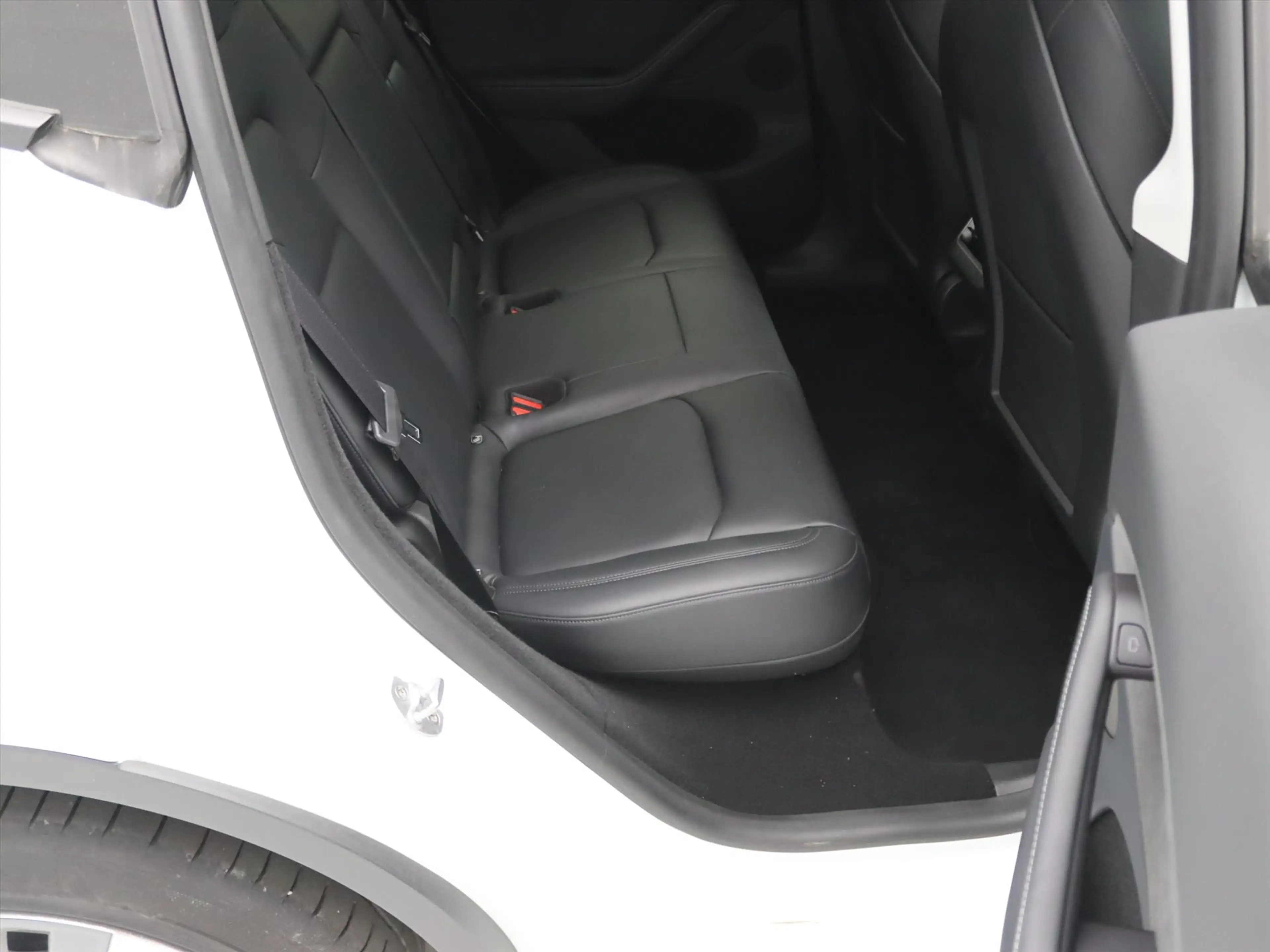 Tesla Model Y Long Range RWD 75kWh 299pk 94.5% SoH [ AMD RYZEN+A — photo 15