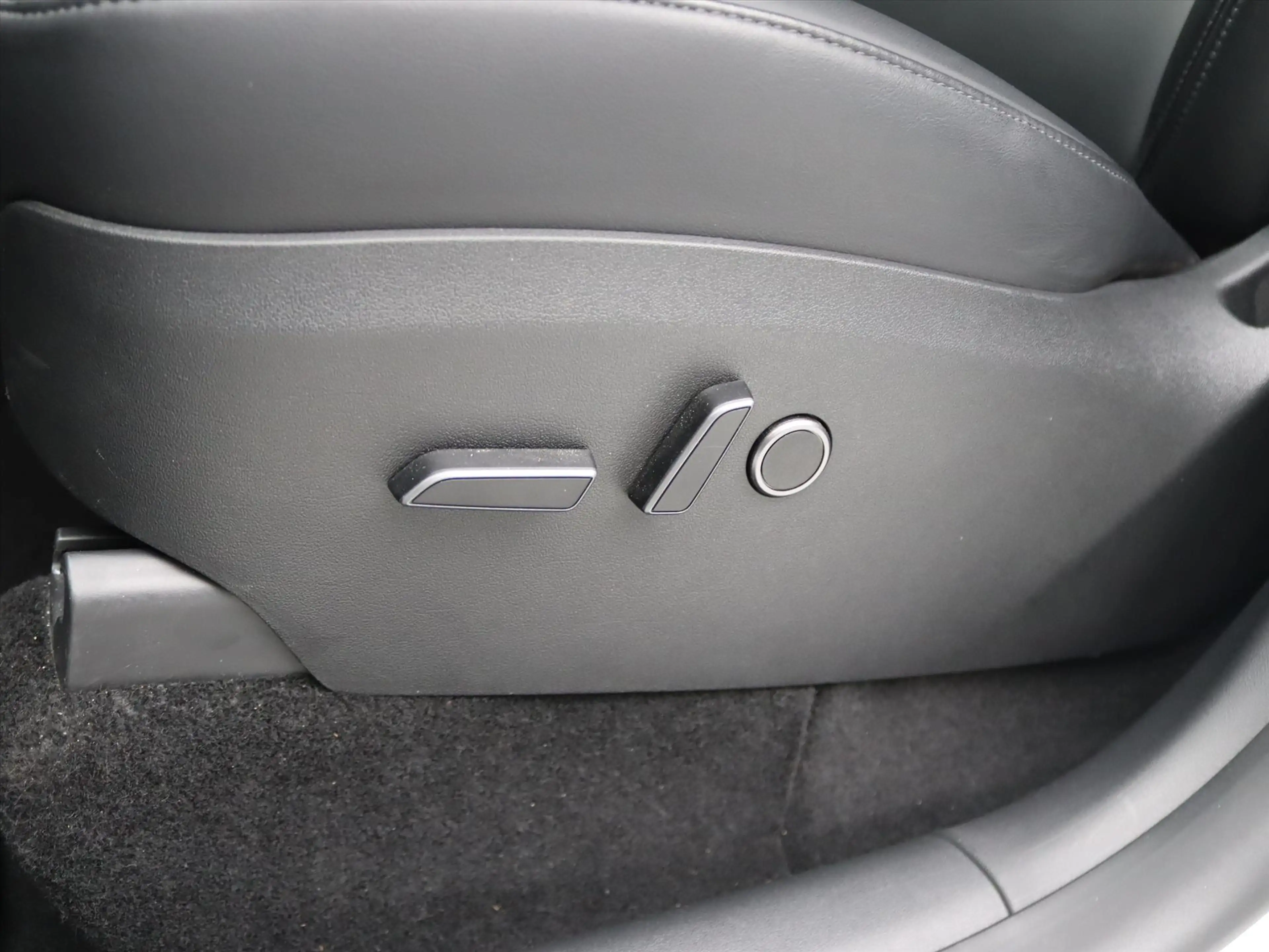 Tesla Model Y Long Range RWD 75kWh 299pk 94.5% SoH [ AMD RYZEN+A — photo 20