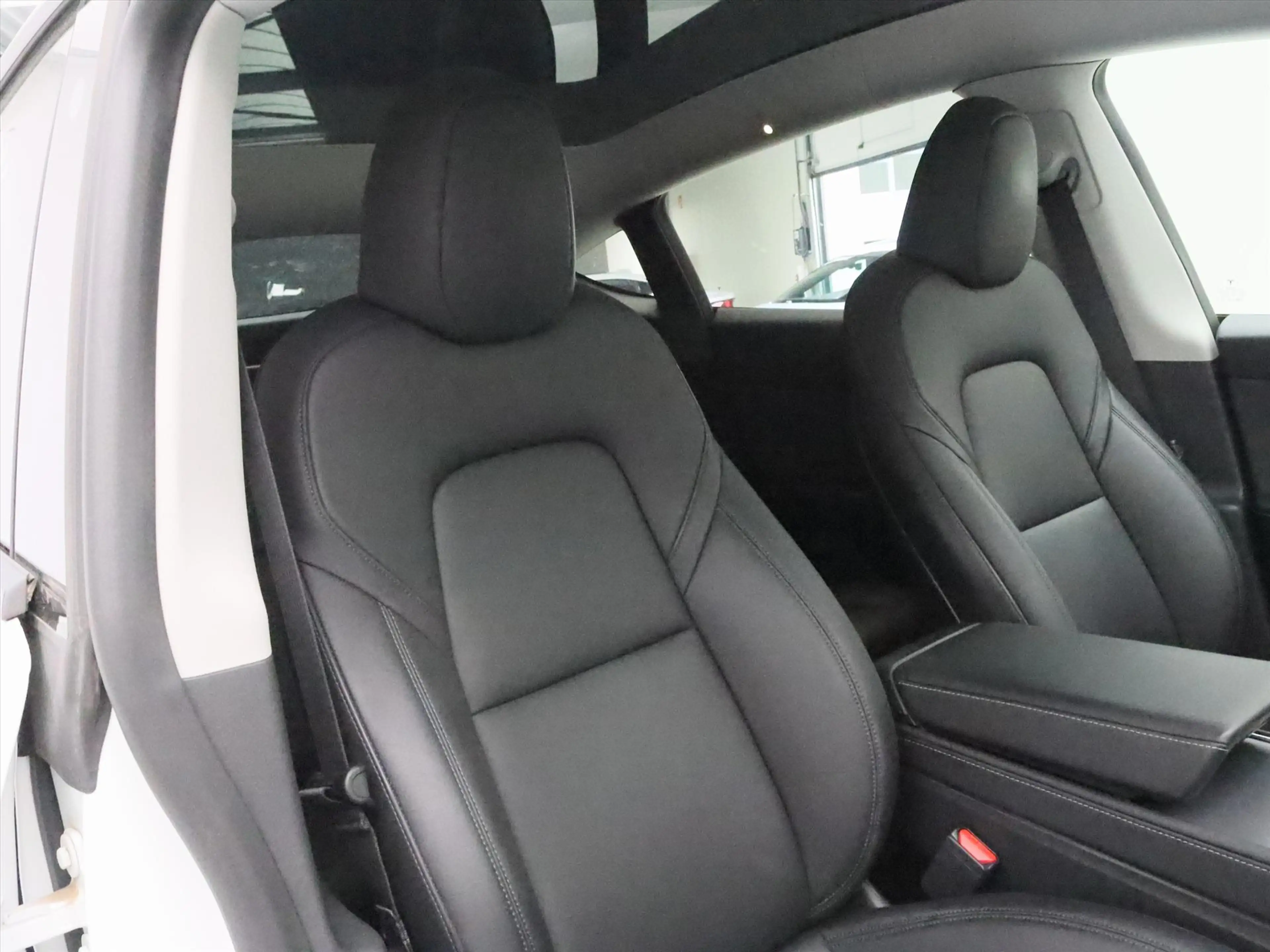 Tesla Model Y Long Range RWD 75kWh 299pk 94.5% SoH [ AMD RYZEN+A — photo 18