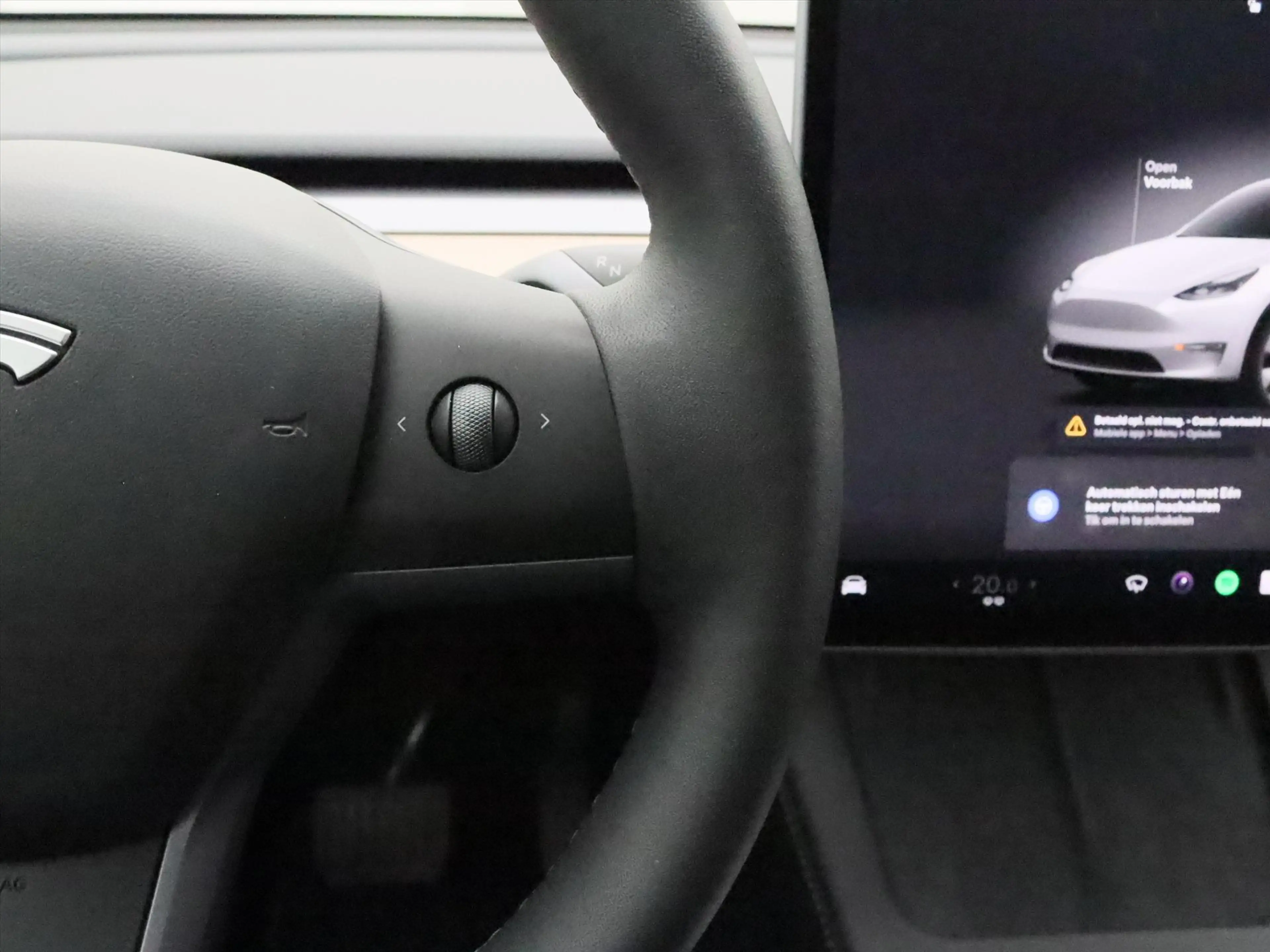 Tesla Model Y Long Range RWD 75kWh 299pk 94.5% SoH [ AMD RYZEN+A — photo 23