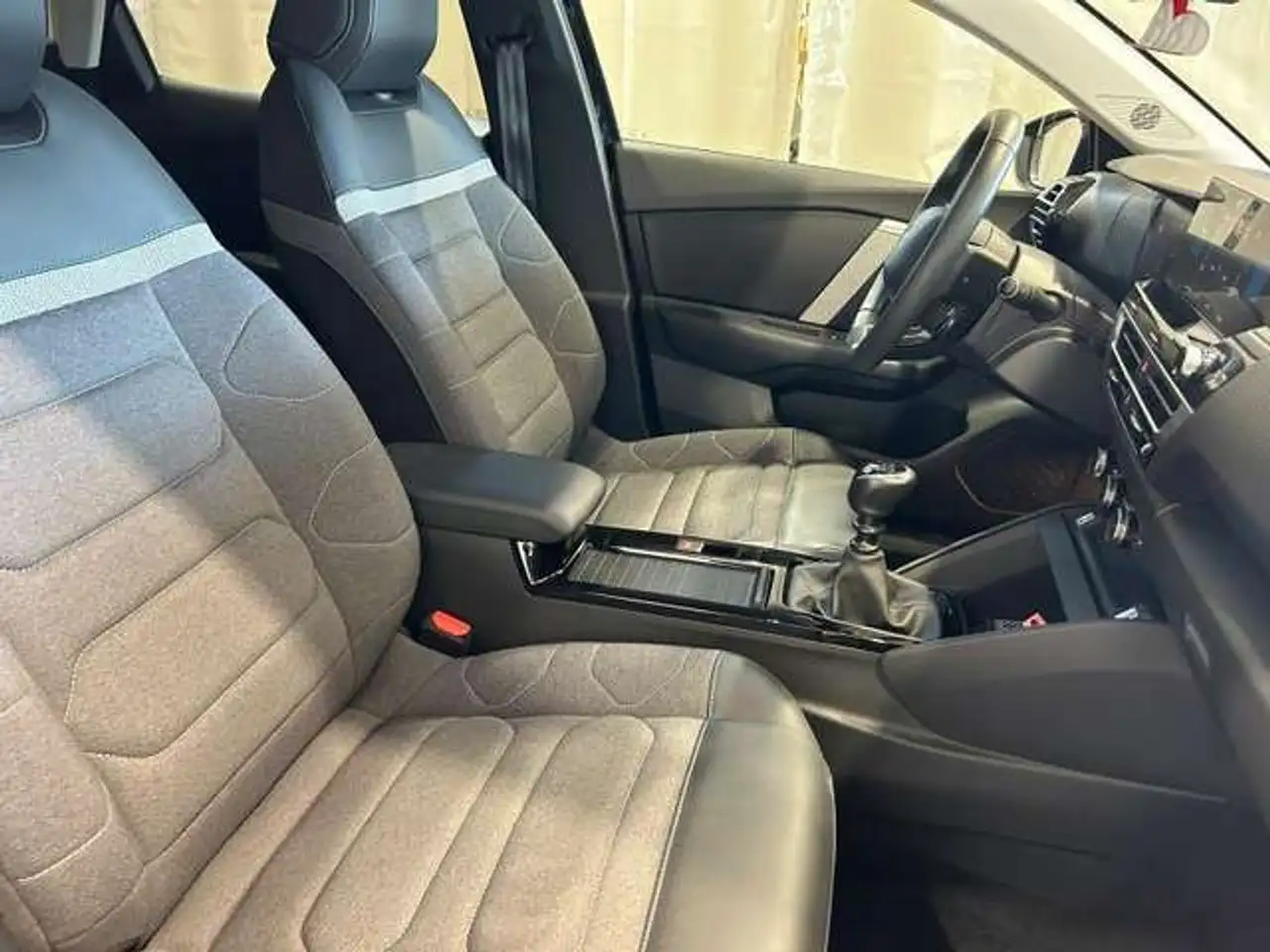 Citroen C4 e-C4 X — photo 25