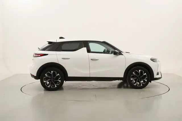 DS Automobiles DS 3 Crossback view 6