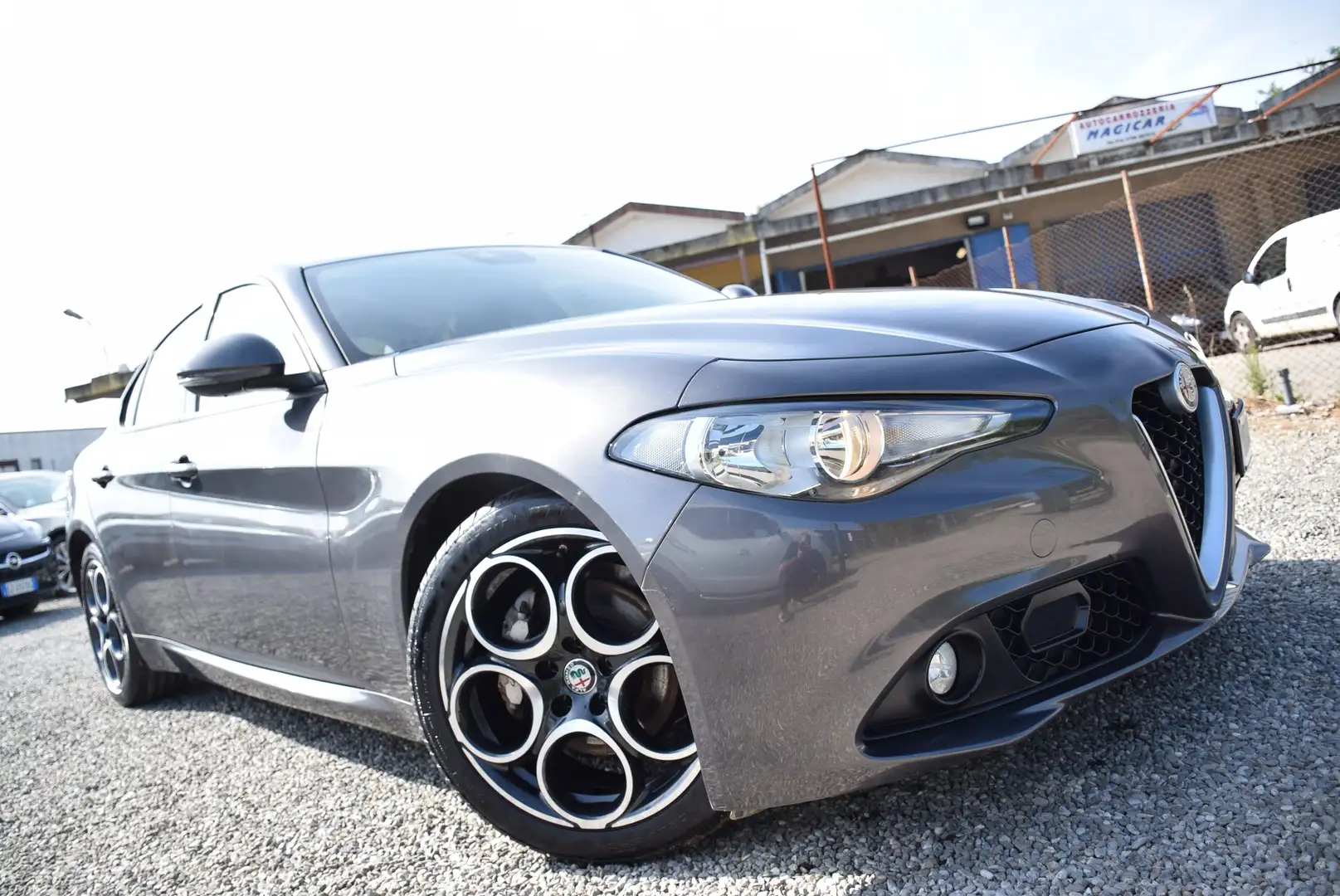 Alfa Romeo Giulia 2.2TD MANUALE 6 MARCE ADAS NAVI CRUISE BT SENSORI Gris - 1