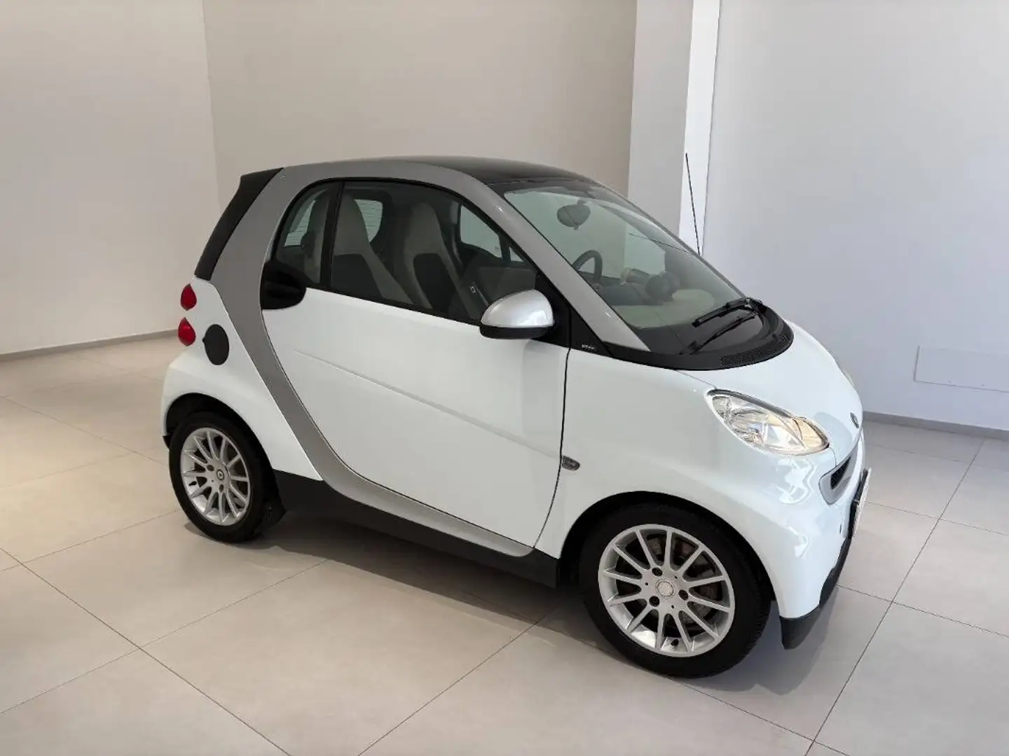 smart forTwo 1.0 mhd Passion 71cv Wit - 1