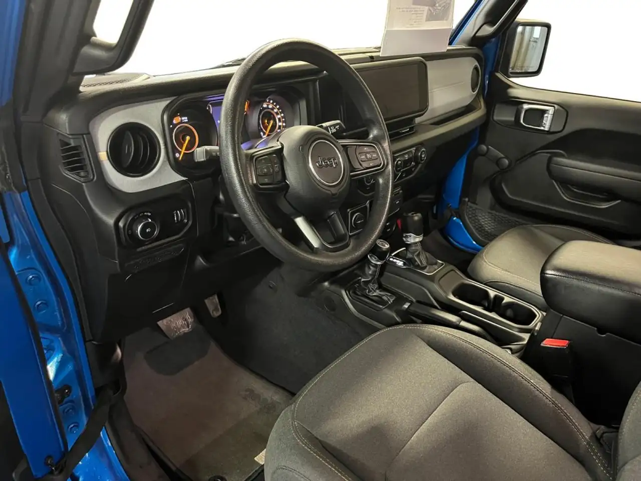 Jeep Wrangler снимка Jeep Wrangler