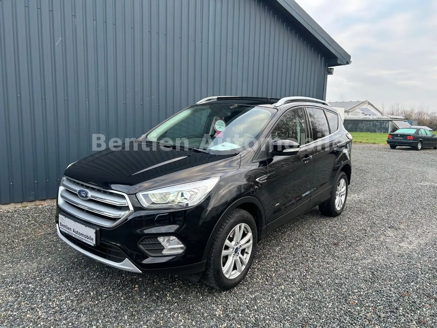 Ford Kuga Cool & Connect,Navi,Kamera,LED,SHZ,Panorama Schwarz - 2