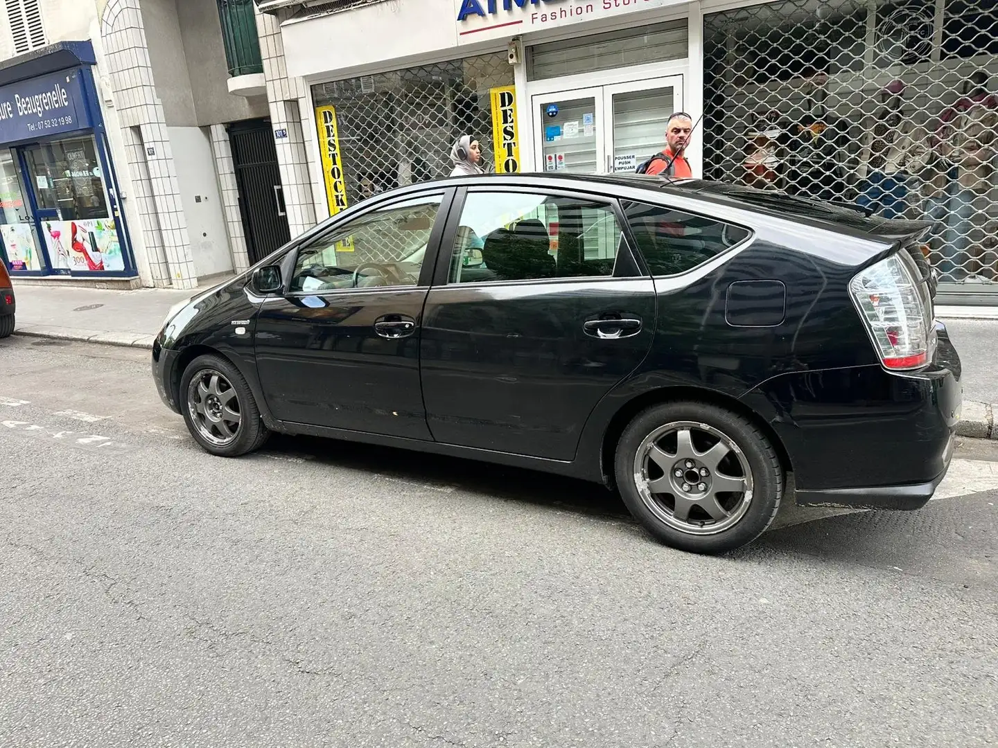 Toyota Prius Prius 110h 10ème Anniversaire Noir - 2