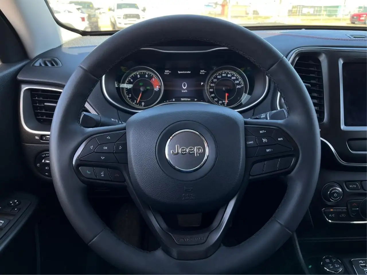 Jeep Cherokee снимка Jeep Cherokee