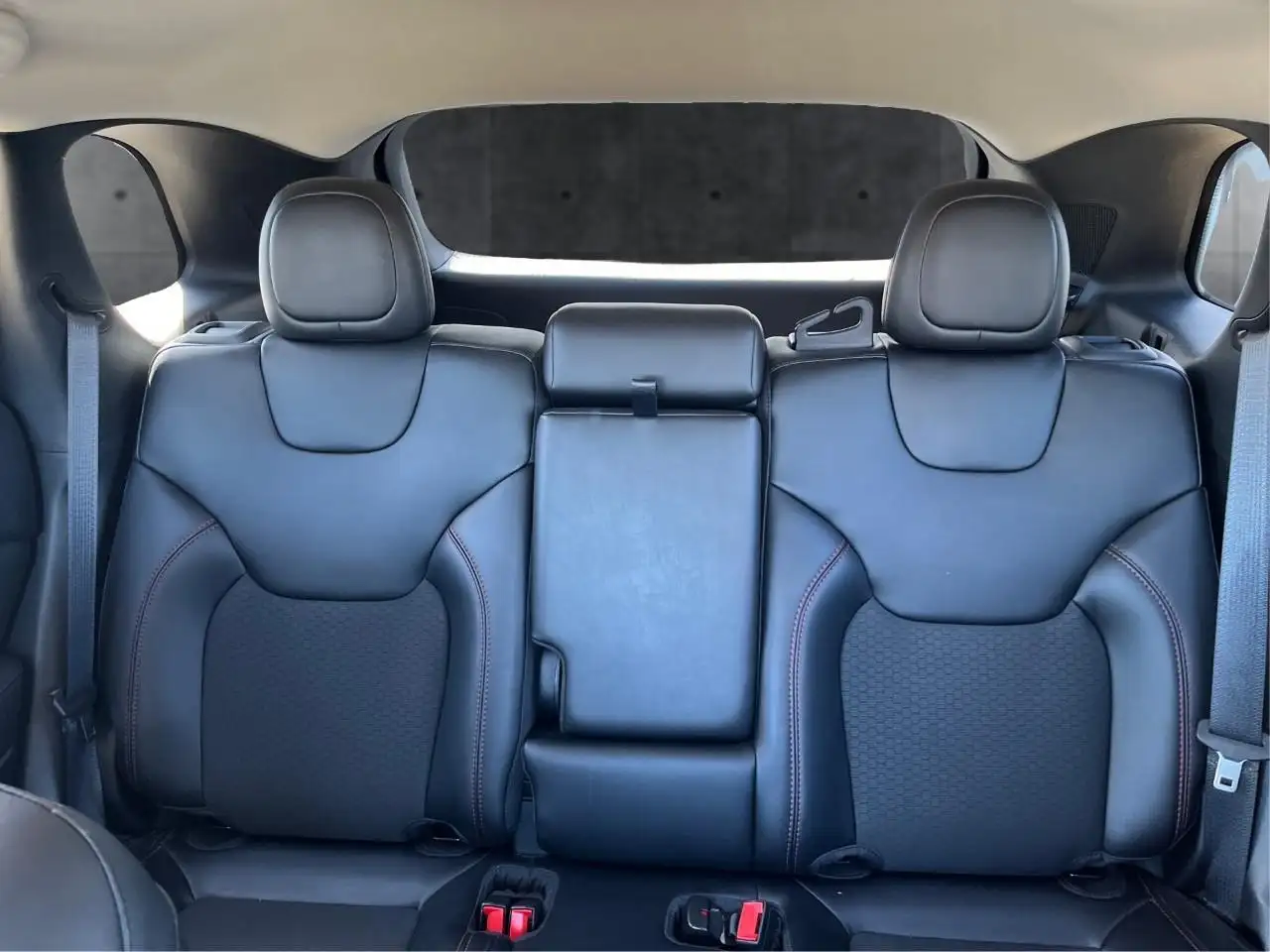 Jeep Cherokee снимка Jeep Cherokee