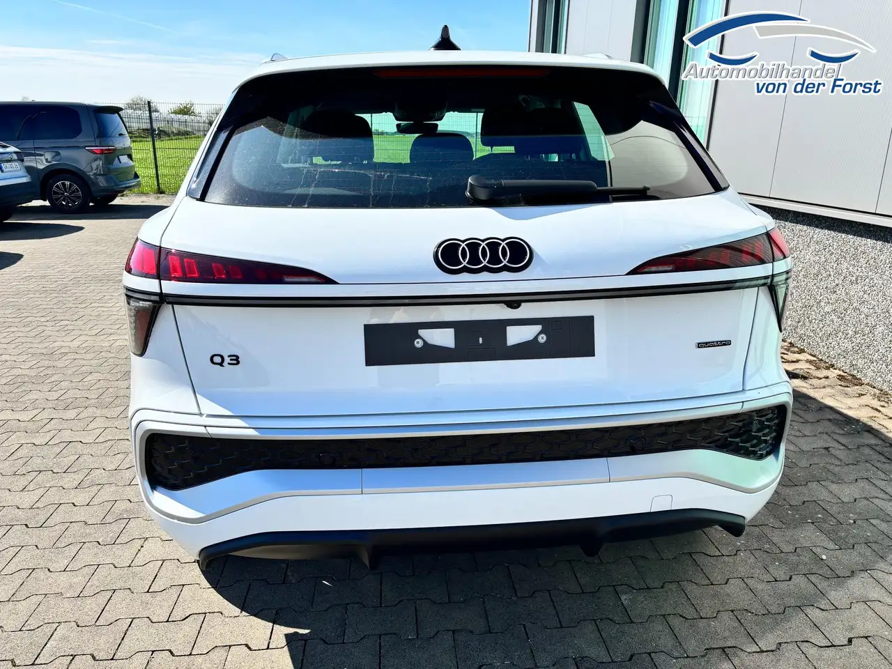 Audi Q3 "Basis" INKL. LIEFERUNG KOSTENLOS & PREISGARANT... 5