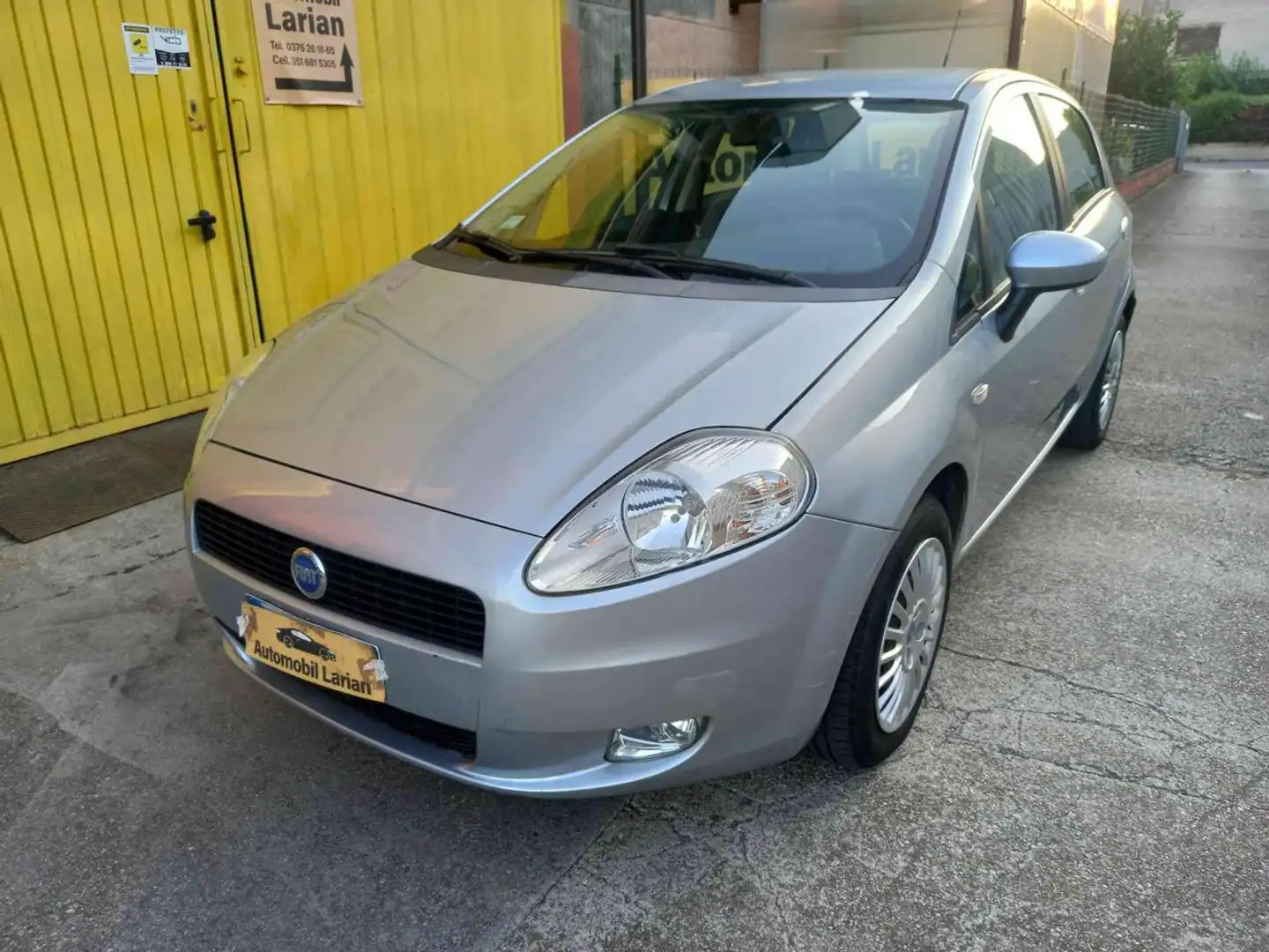 Fiat Grande Punto 1.4 5 porte Dynamic ok neopatentati Grigio - 2