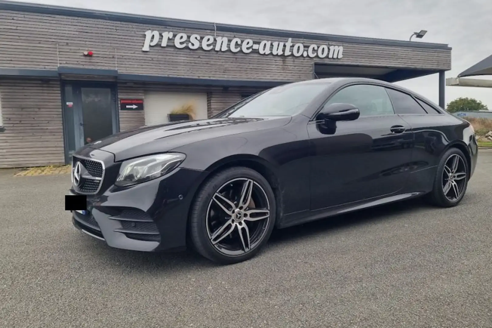 Mercedes-Benz E 200 V COUPE 200 AMG LINE 9G-TRONIC Schwarz - 1