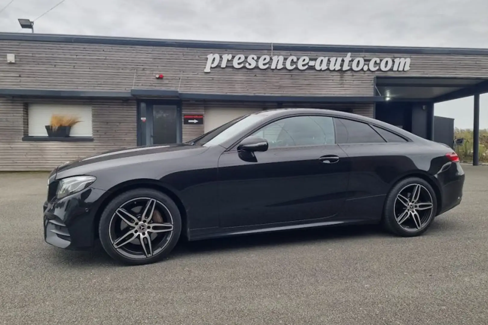 Mercedes-Benz E 200 V COUPE 200 AMG LINE 9G-TRONIC Schwarz - 2