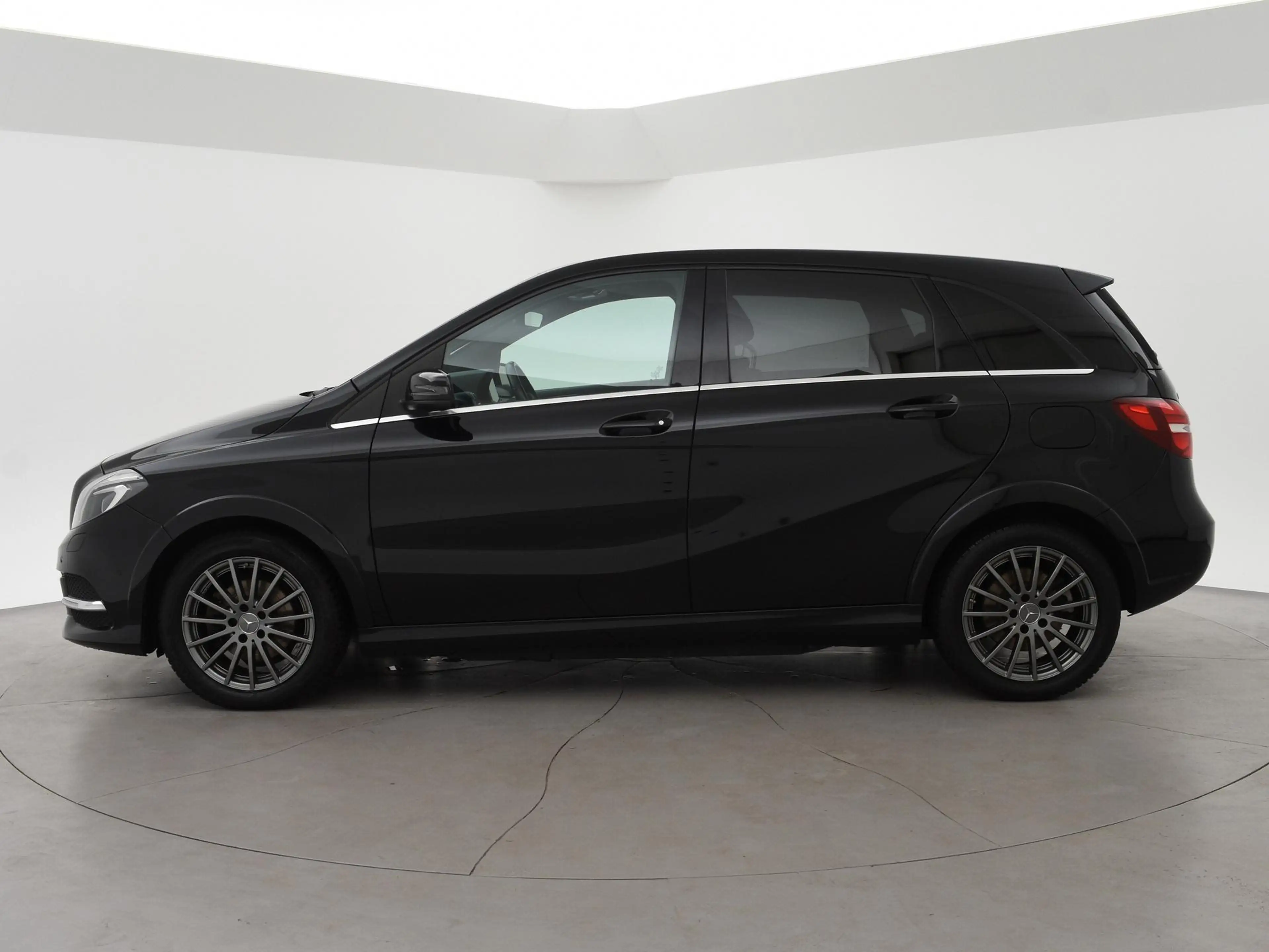 Mercedes-Benz B 250 250e 28 kWh VOLLEDIG ELEKTRISCH AUT. + LED | NAVIG — photo 5