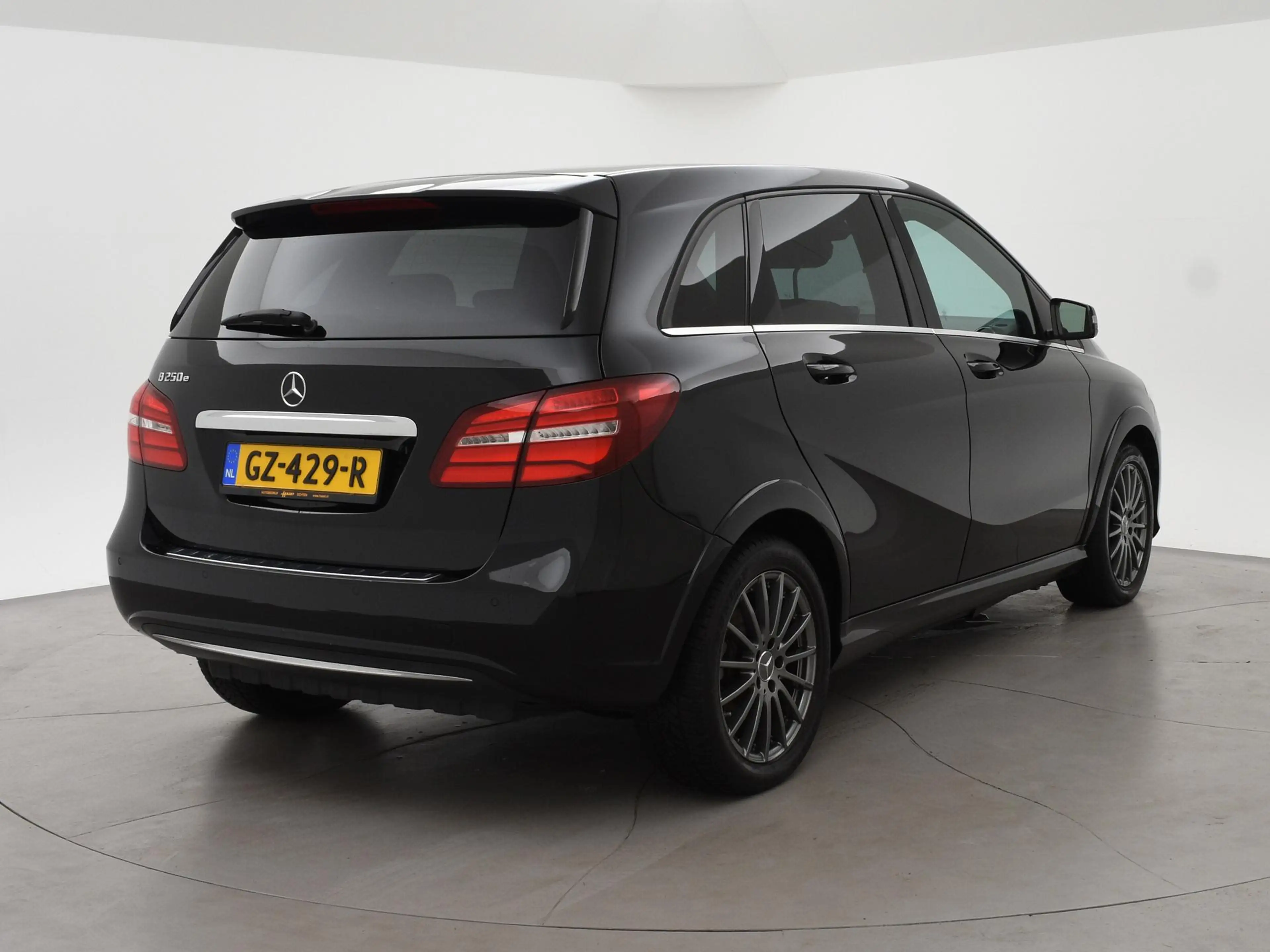 Mercedes-Benz B 250 250e 28 kWh VOLLEDIG ELEKTRISCH AUT. + LED | NAVIG — photo 2