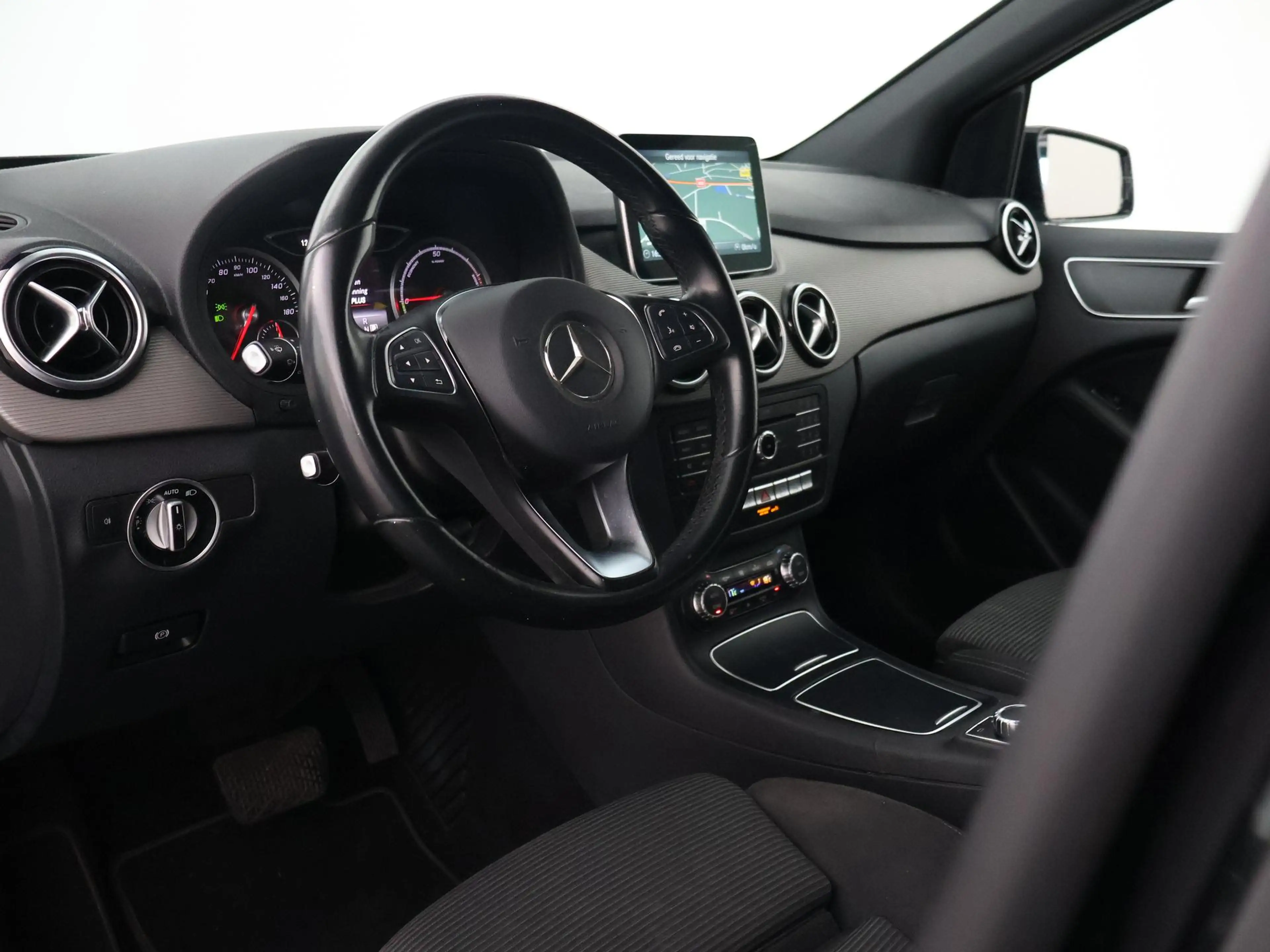Mercedes-Benz B 250 250e 28 kWh VOLLEDIG ELEKTRISCH AUT. + LED | NAVIG — photo 17