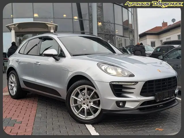 Porsche Macan S *XENON*NAVI*SHZ*4x4*PDK*20"*LEDER*
