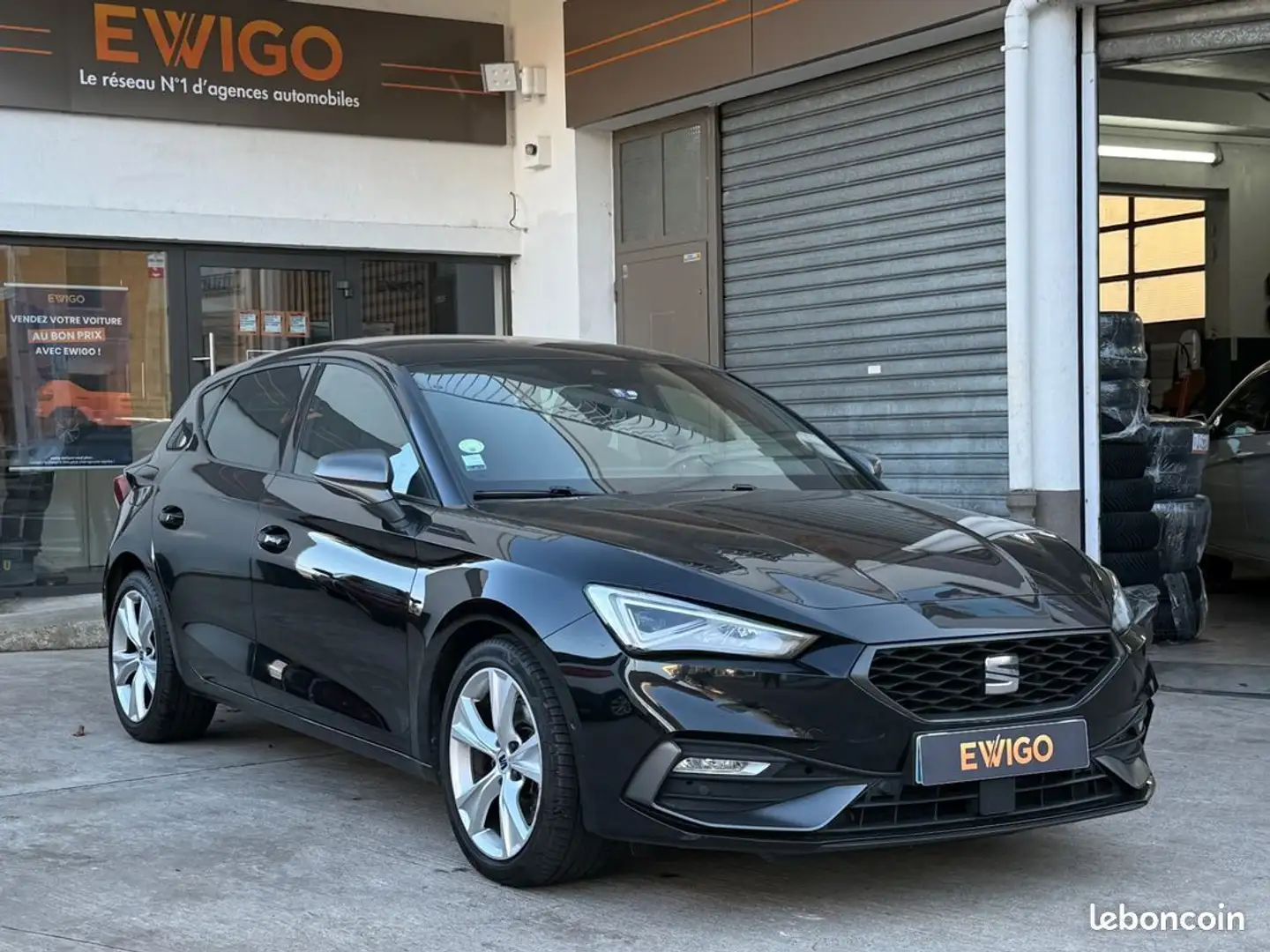 SEAT Leon iv 2.0 tdi 150 fr dsg7 + camera carplay acc Noir - 1