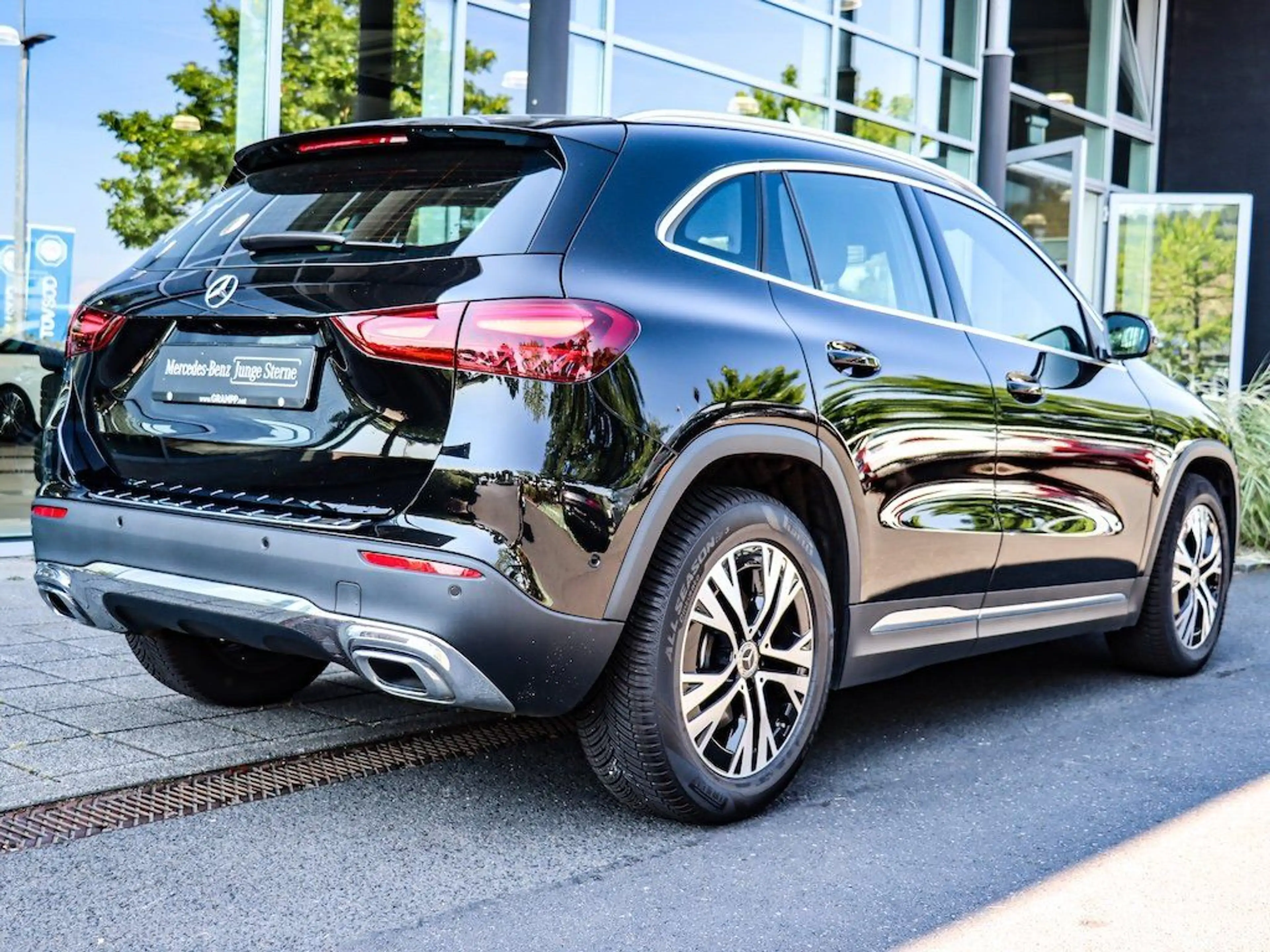 Mercedes-Benz GLA 250 4Matic Progressive, Kamera, Multibeam — photo 7