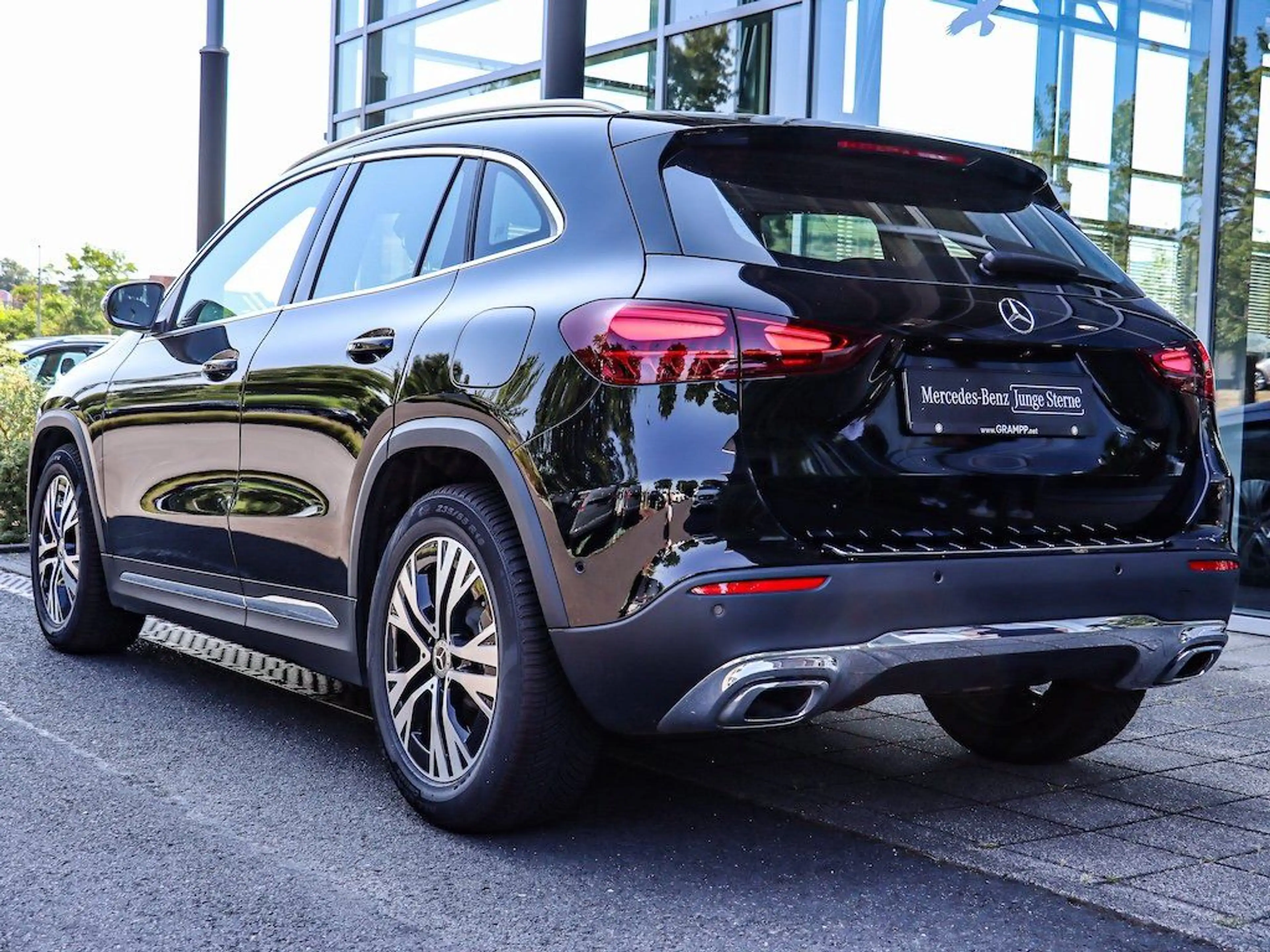Mercedes-Benz GLA 250 4Matic Progressive, Kamera, Multibeam — photo 3