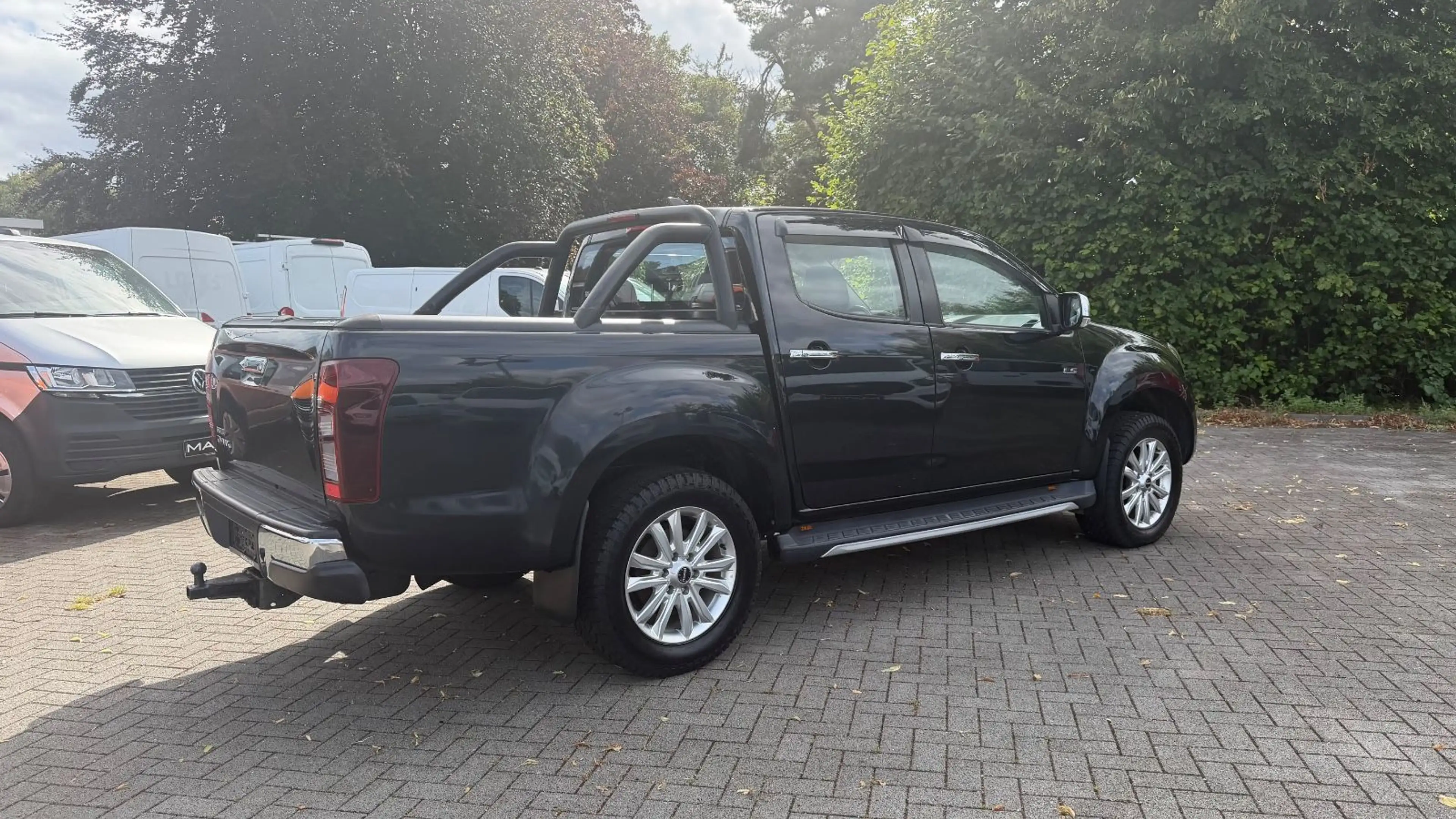 Isuzu D-Max DOUBLE CAB 4WD LS AUTOM/LEDER/KAMERA/AHK — photo 5