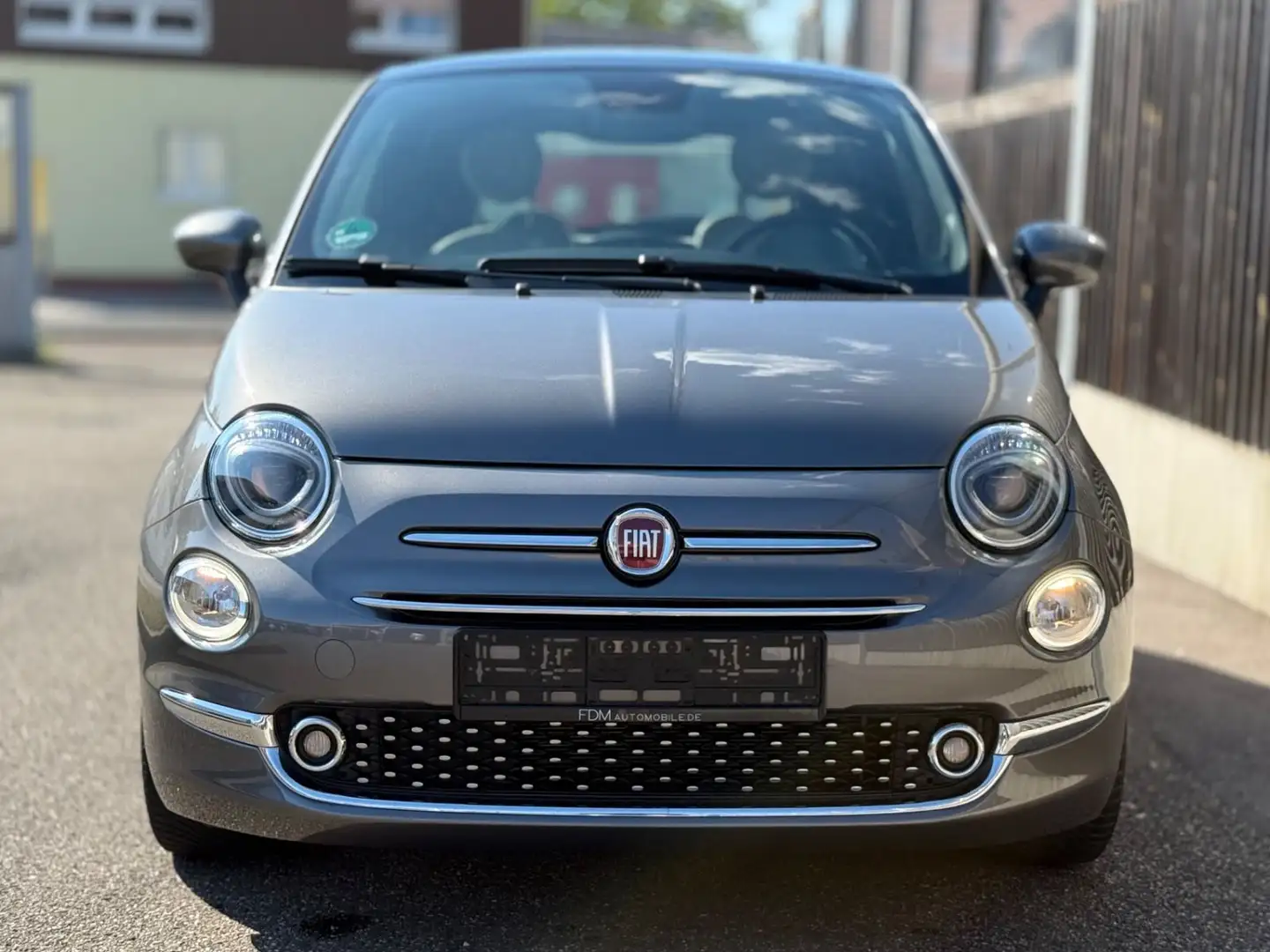 Fiat 500 HYBRID DOLCEVITA*PDC*GLASDACH*LEDER*CARPLAY* Gris - 2