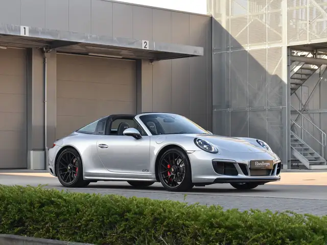 Porsche 991 991.2 Targa 4 GTS / GT Silver / Carbon / Bose / FULL