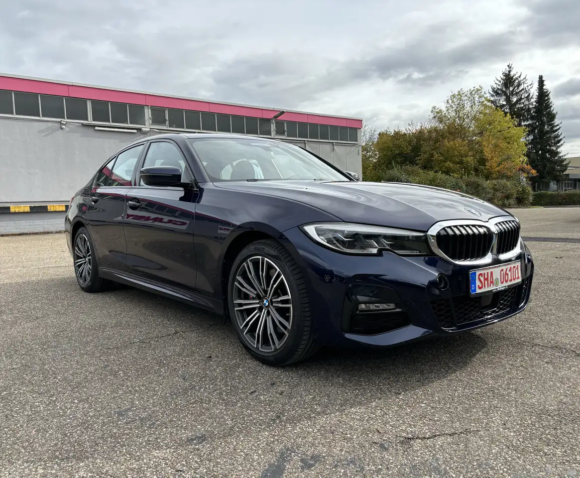 BMW 330