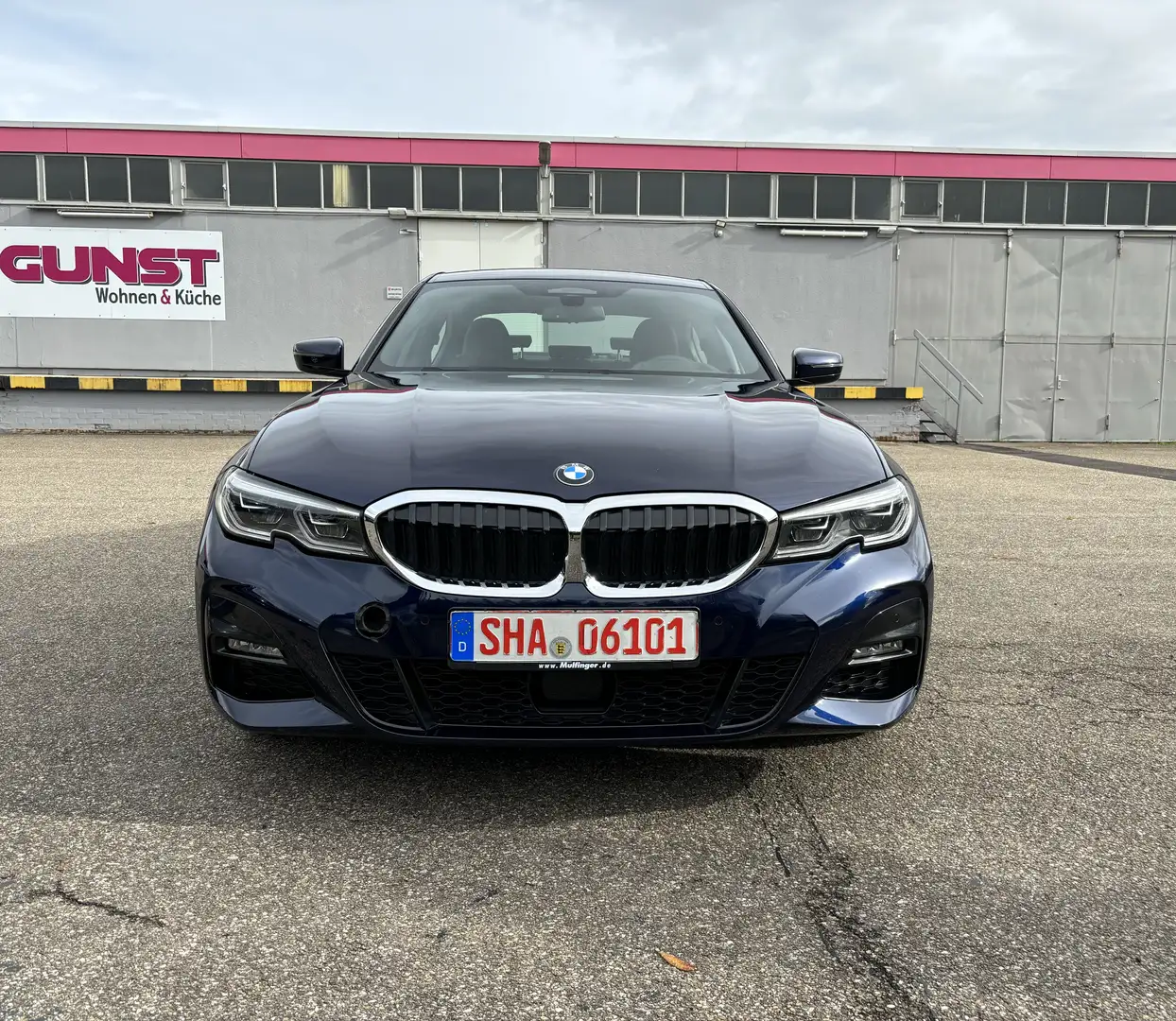 BMW 330 330 e M Sport Blau - 2