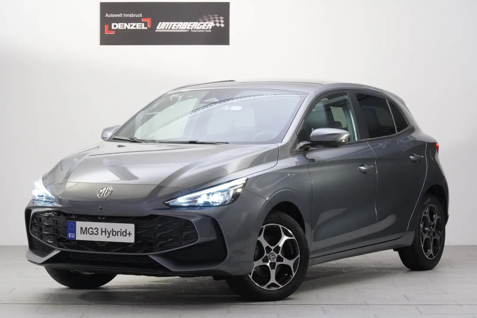 MG MG3 1,5 HEV Luxury MY25 GRATIS Winterreifen Grau - 1