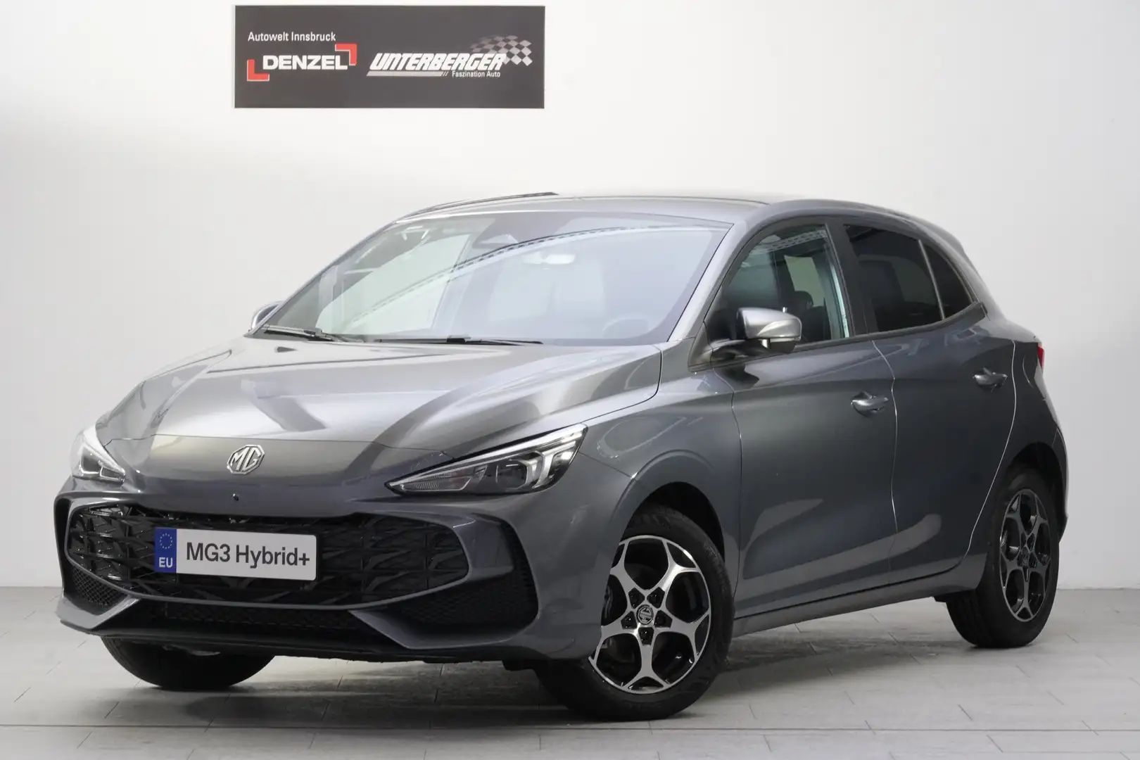 MG MG3 1,5 HEV Luxury MY25 GRATIS Winterreifen Grau - 2