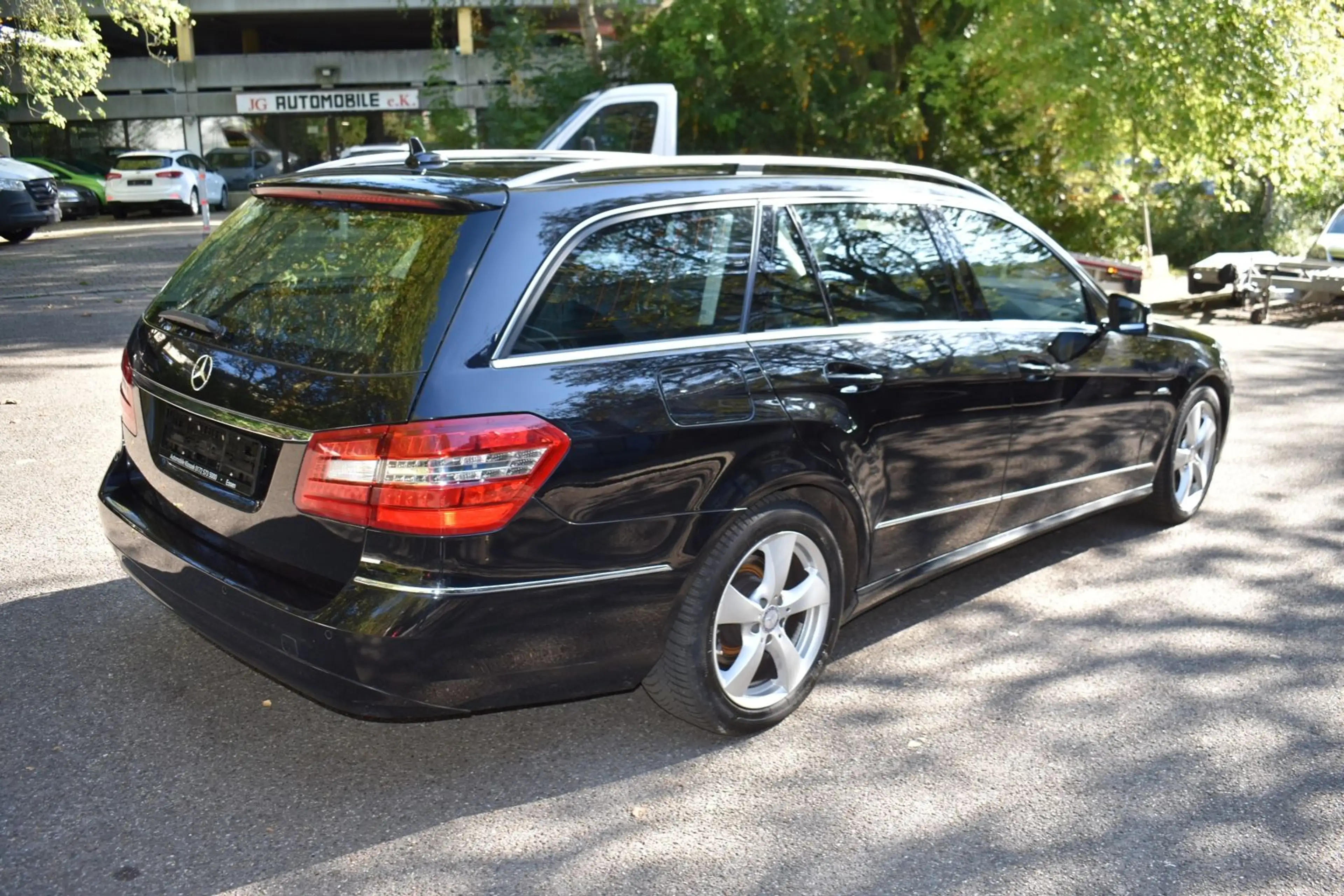 Mercedes-Benz E 200 T-Modell CGI BlueEfficiency, Quasi 1.Hand — photo 6
