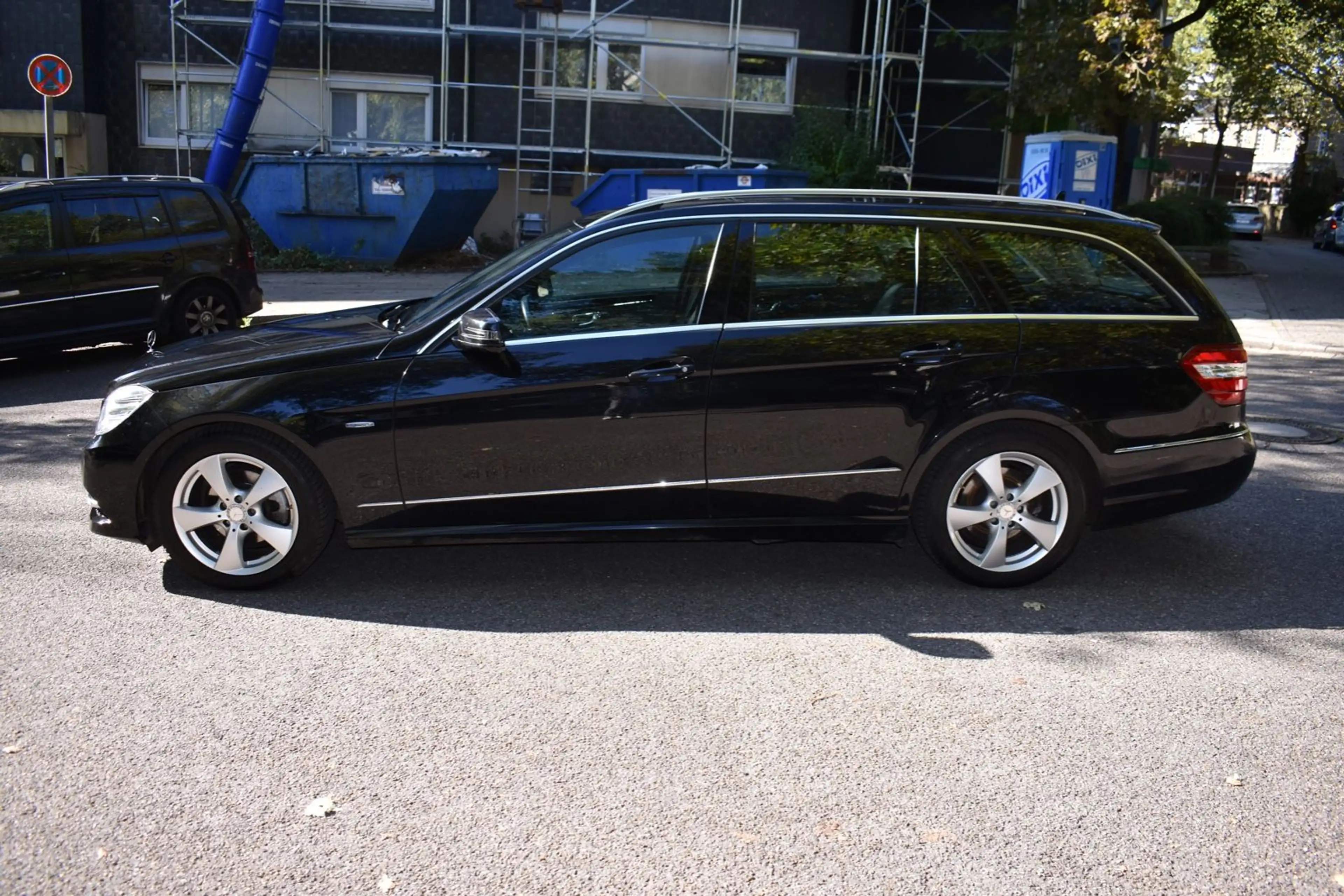 Mercedes-Benz E 200 T-Modell CGI BlueEfficiency, Quasi 1.Hand — photo 9