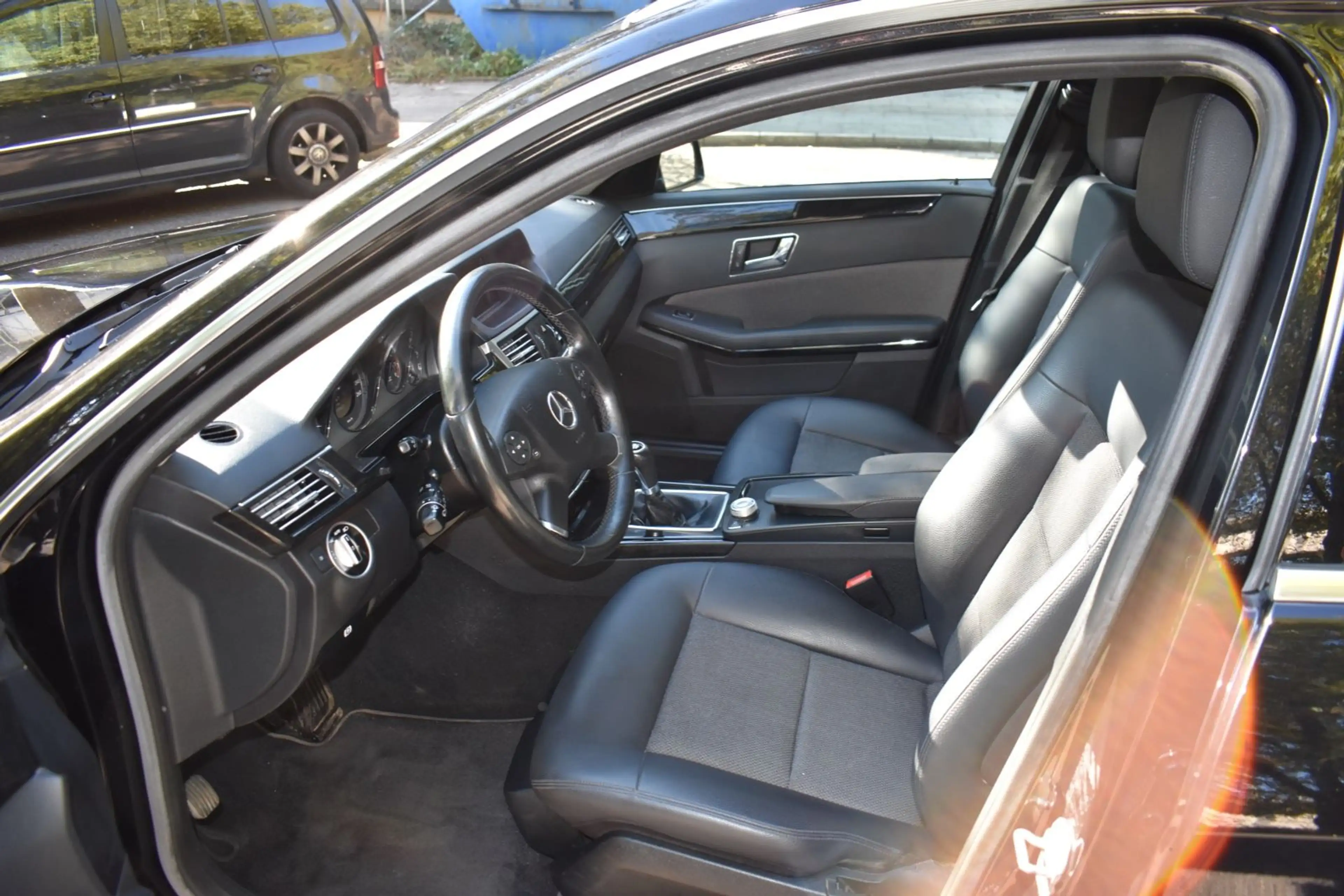 Mercedes-Benz E 200 T-Modell CGI BlueEfficiency, Quasi 1.Hand — photo 10