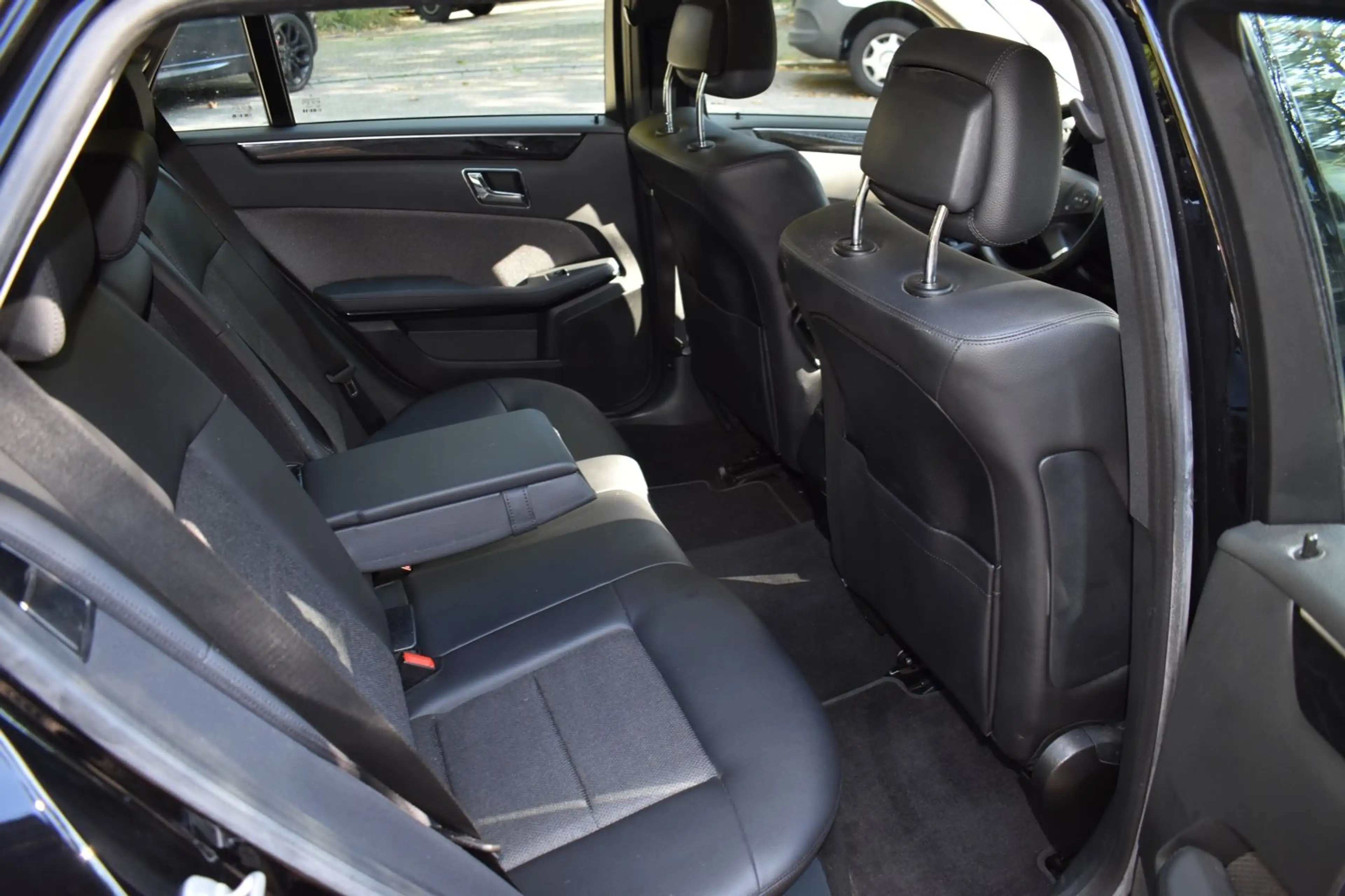 Mercedes-Benz E 200 T-Modell CGI BlueEfficiency, Quasi 1.Hand — photo 15