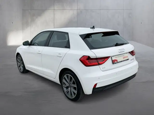 Audi A1 view 3