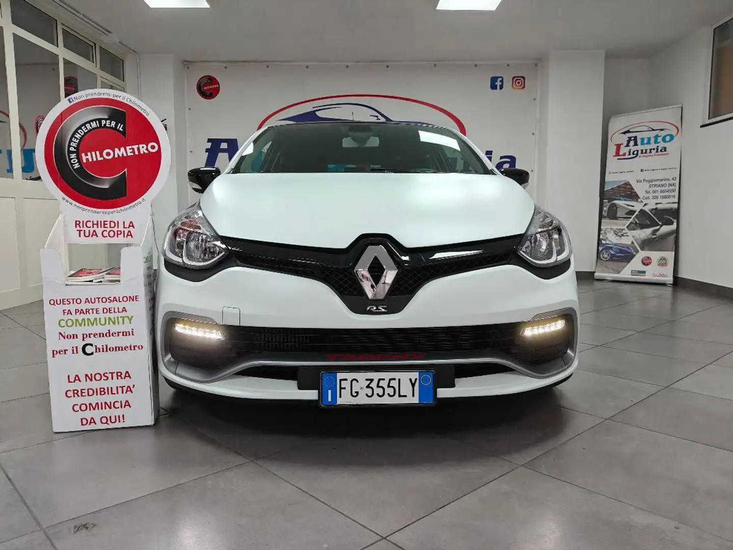 Renault Clio TCe 220CV EDC 5 porte Energy R.S. Trophy Bianco - 2