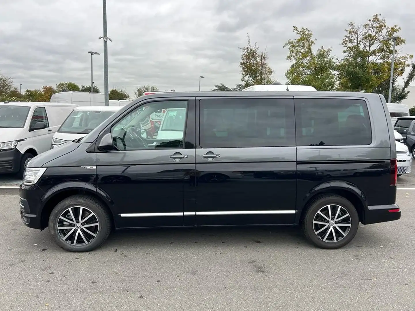 Volkswagen T6 Multivan Multivan DSG Kurz 4MOTION Business Negro - 2