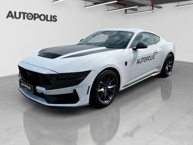 Ford Mustang Dark Horse