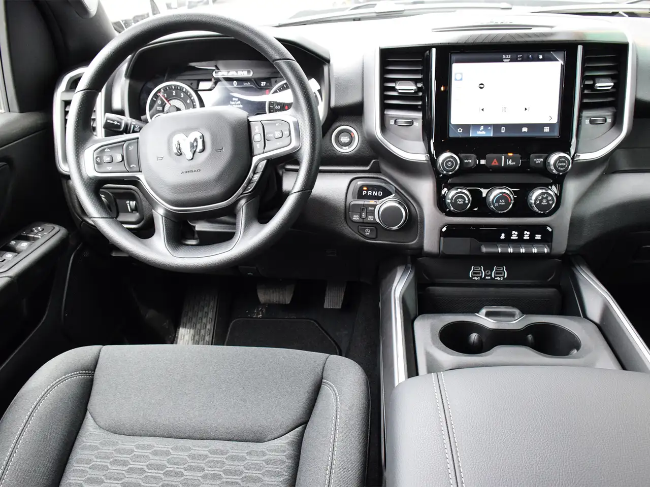 RAM 1500 снимка RAM 1500