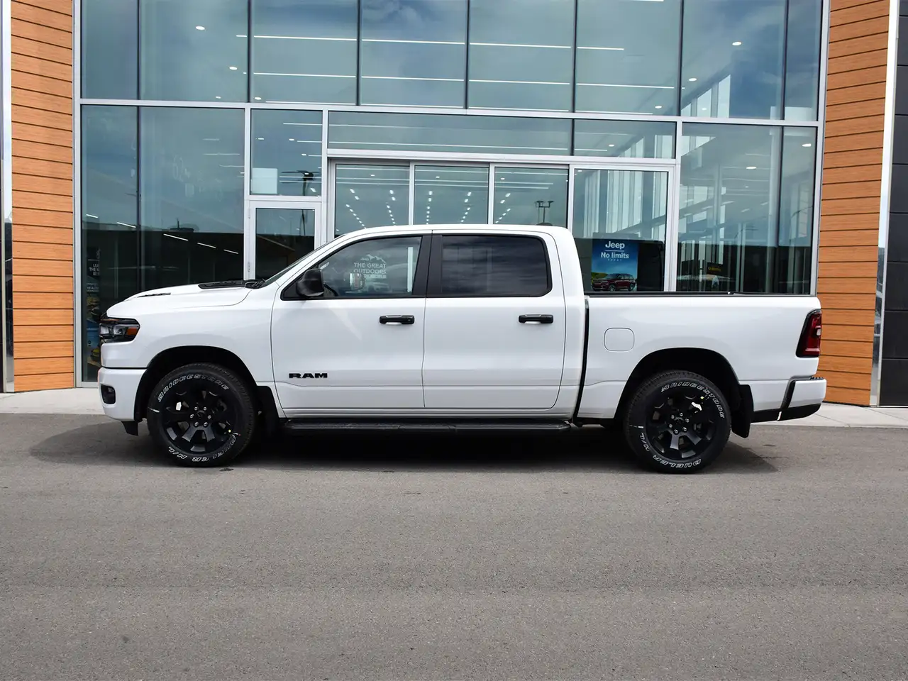 RAM 1500 снимка RAM 1500
