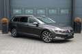 Volkswagen Passat Variant 1.5 TSI Comfortline | PANO | ACC | DSG | Navi Grijs - thumbnail 4