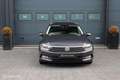Volkswagen Passat Variant 1.5 TSI Comfortline | PANO | ACC | DSG | Navi Grijs - thumbnail 2