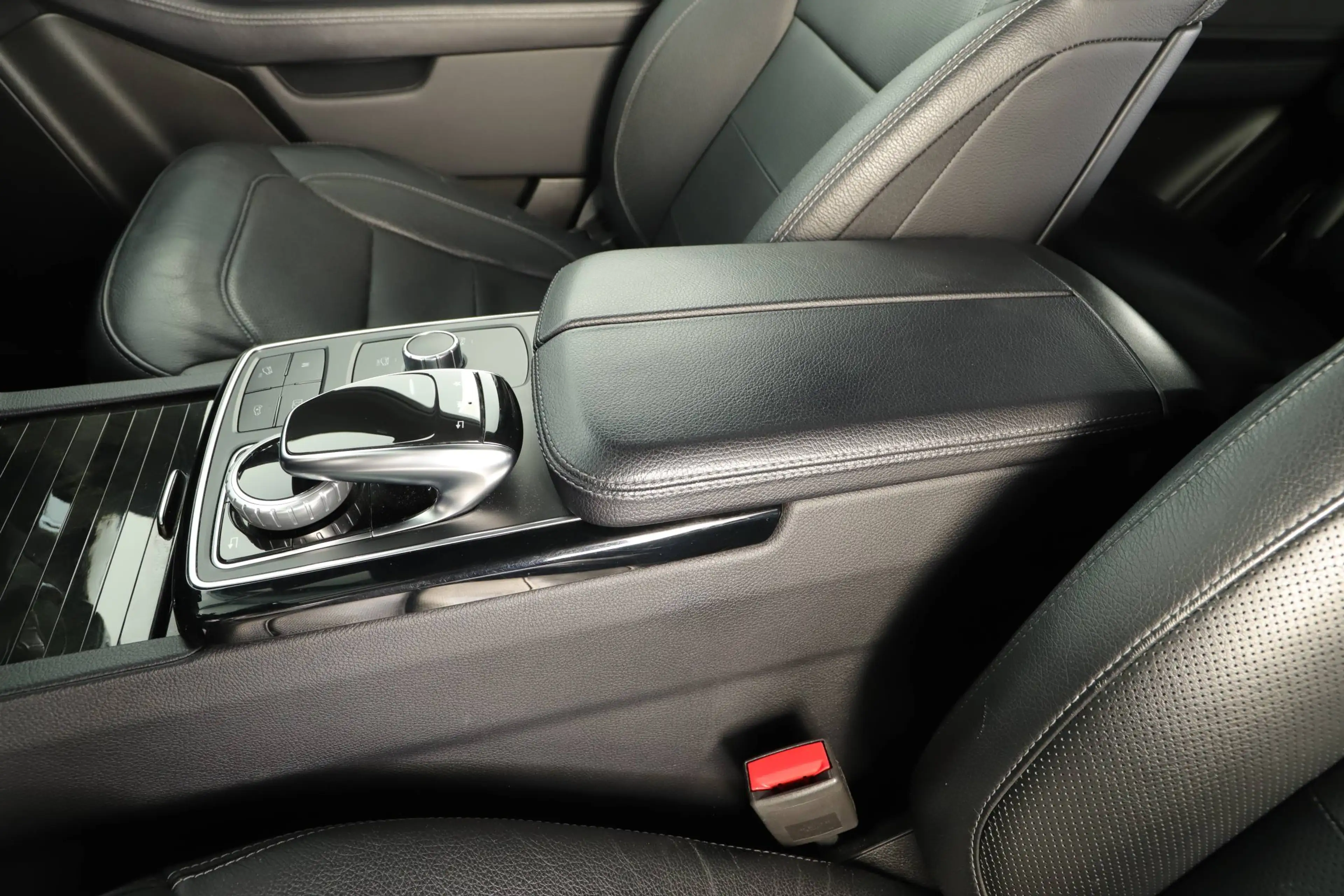Mercedes-Benz GLS 400 GLS 400 4Matic 9G-TRONIC MB-100 Kundendienste immer MB 2.HAND VOLLAUSSTATTUNG — photo 15